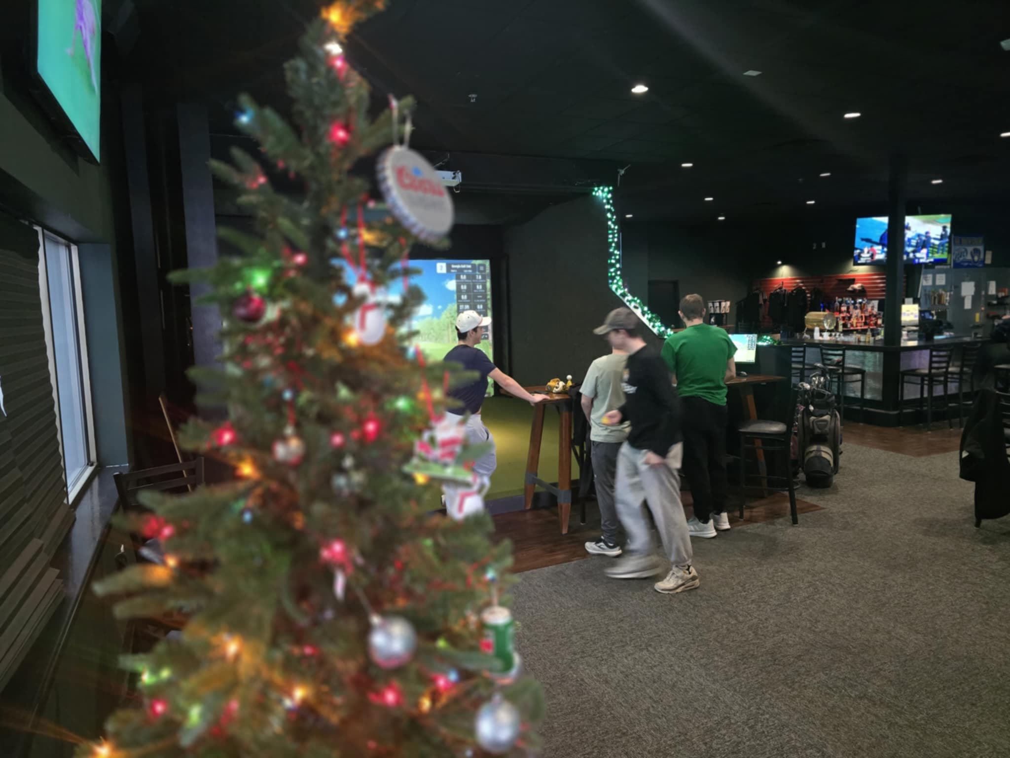 Clubhouse Indoor Golf & Sports Bar - Image 9