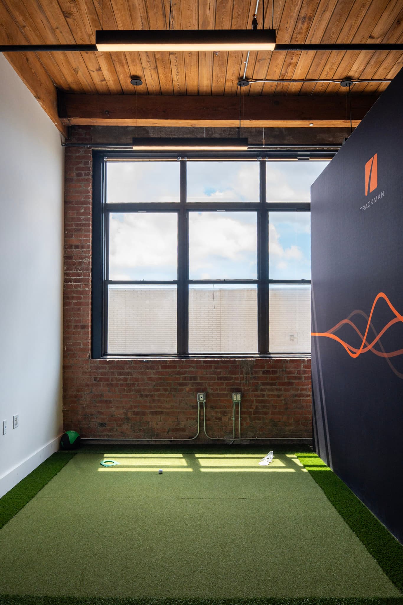 Gowanus Golf Club - Image 6