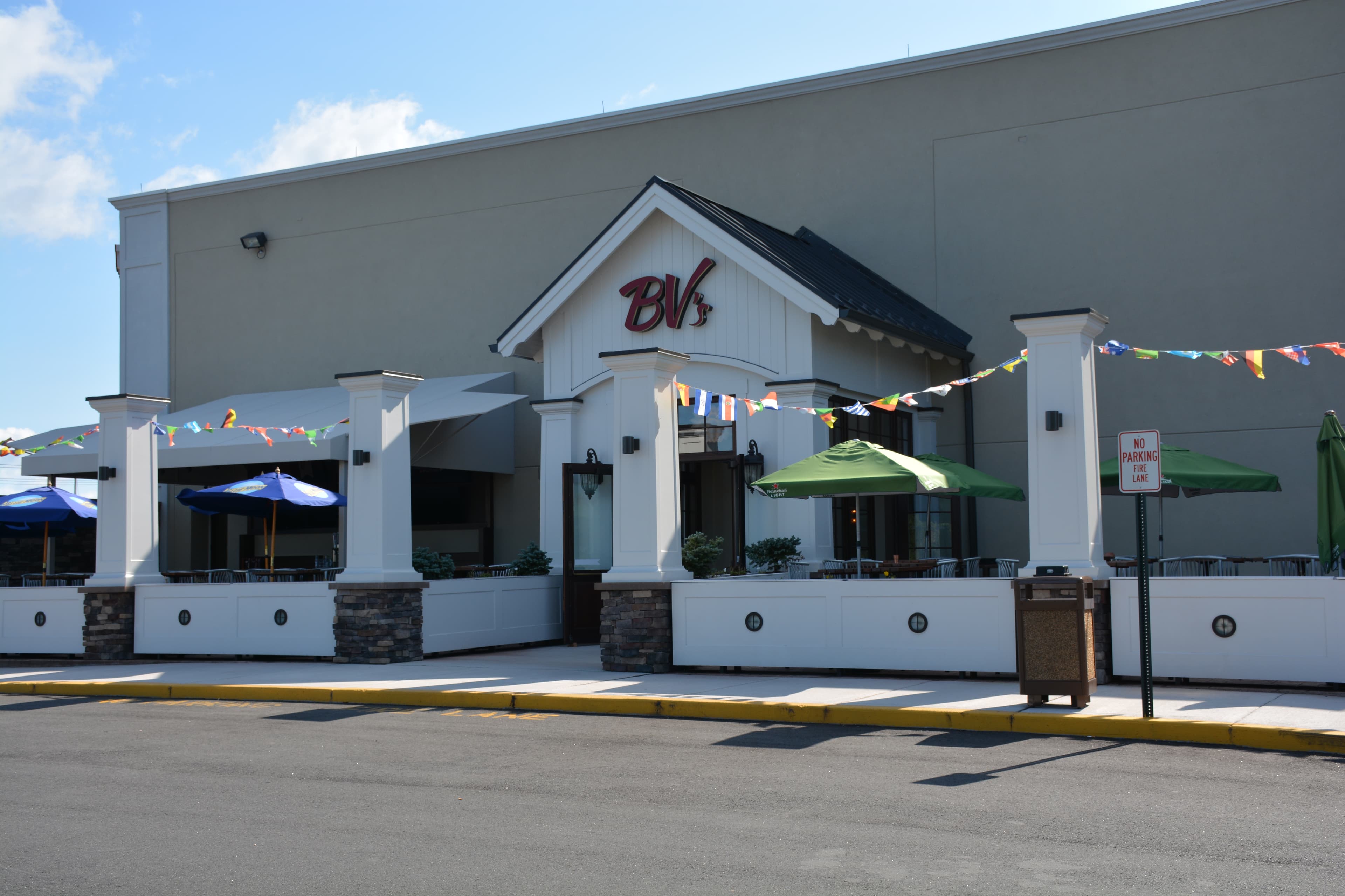 Bobby V's Restaurant and Sports Bar - Image 2