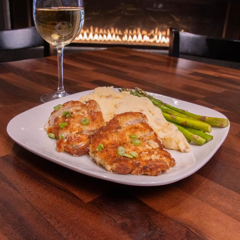 The 9 Iron Bar and Grill - Image 5