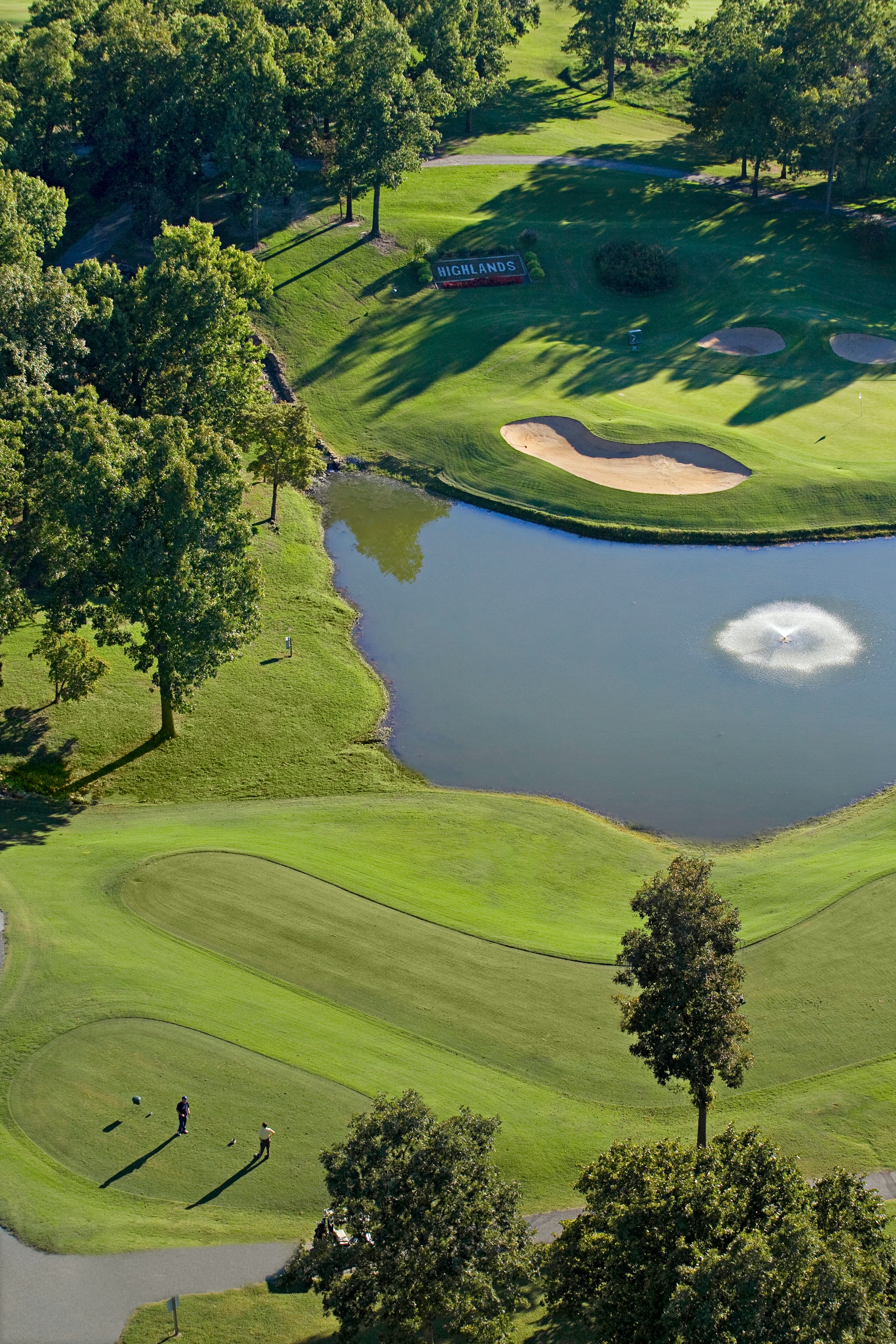 Highlands Golf and Pub - Image 1