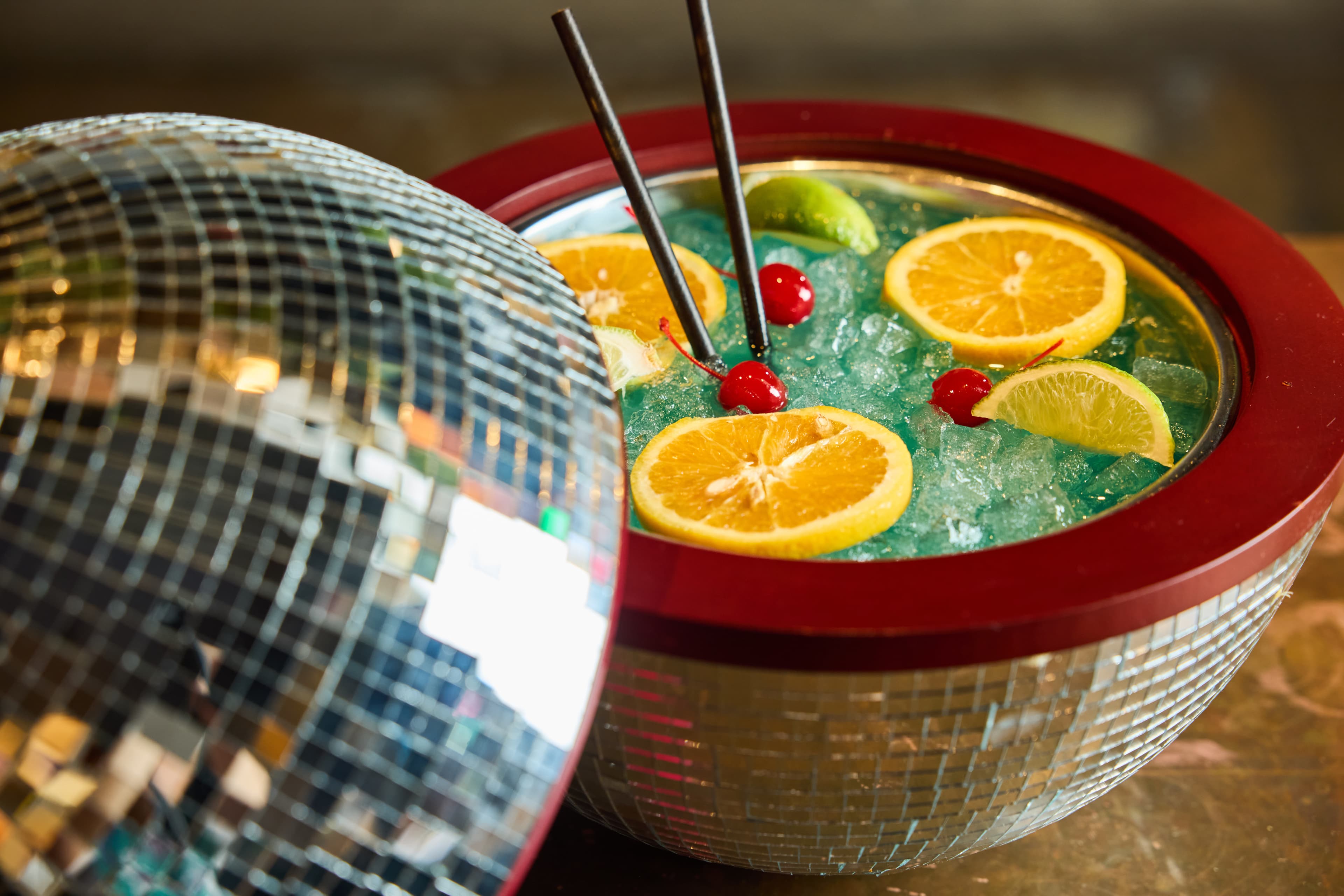 Holey Moley Golf Club Irvine - Image 5