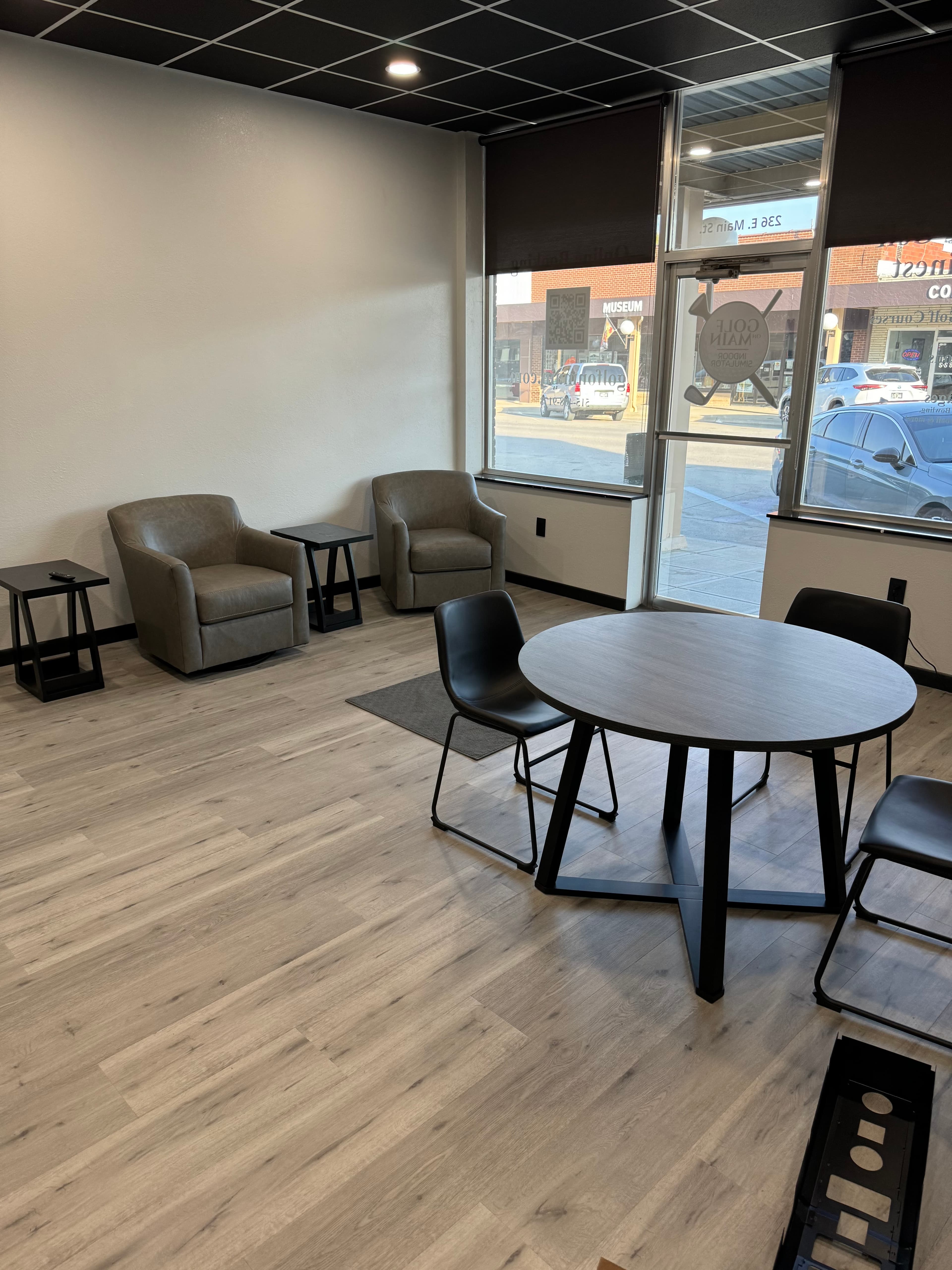 Golf on Main - Image 2