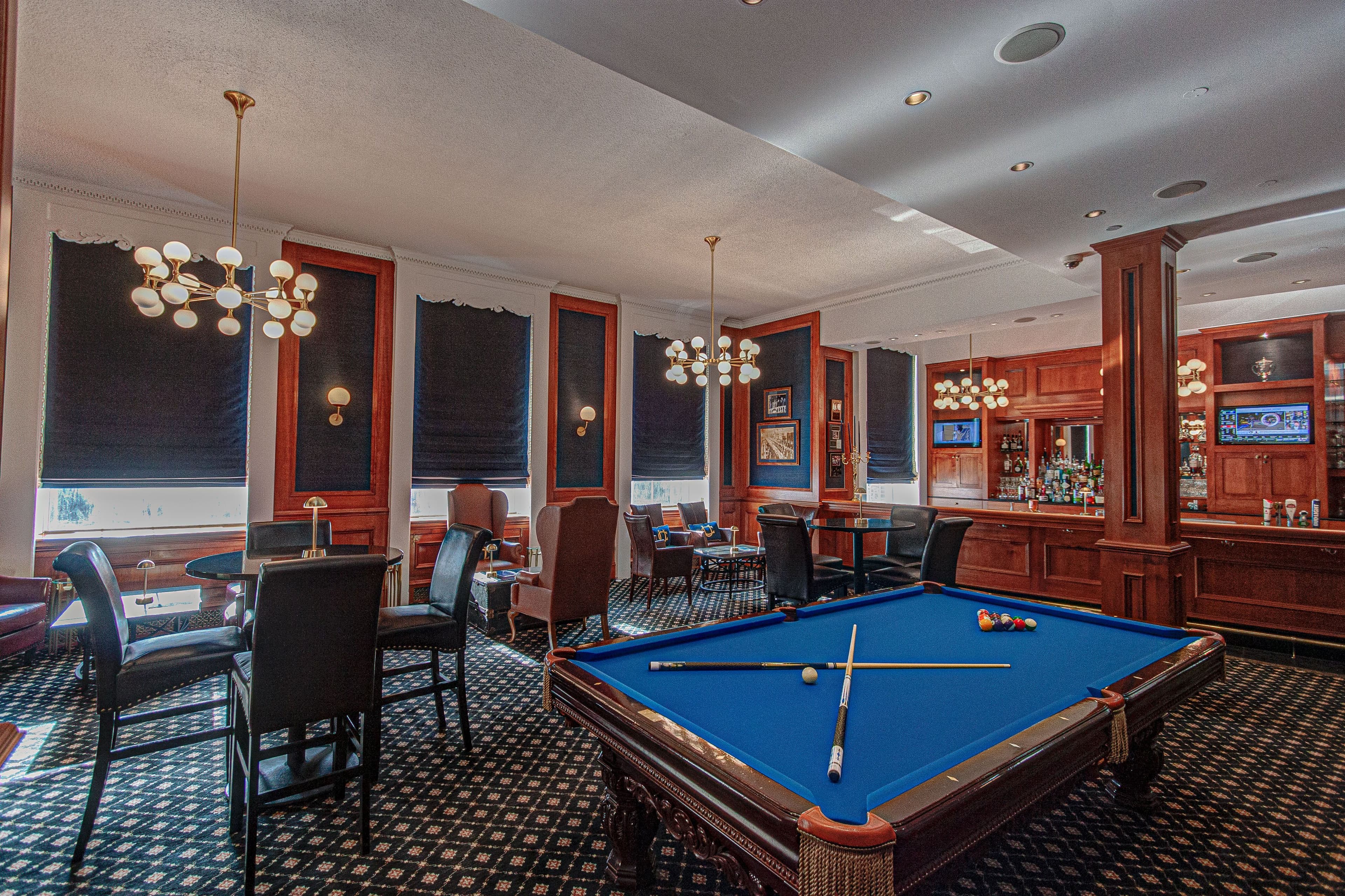 University Club - Image 3