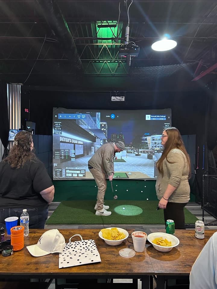 TeeShotz Indoor Golf - Image 9