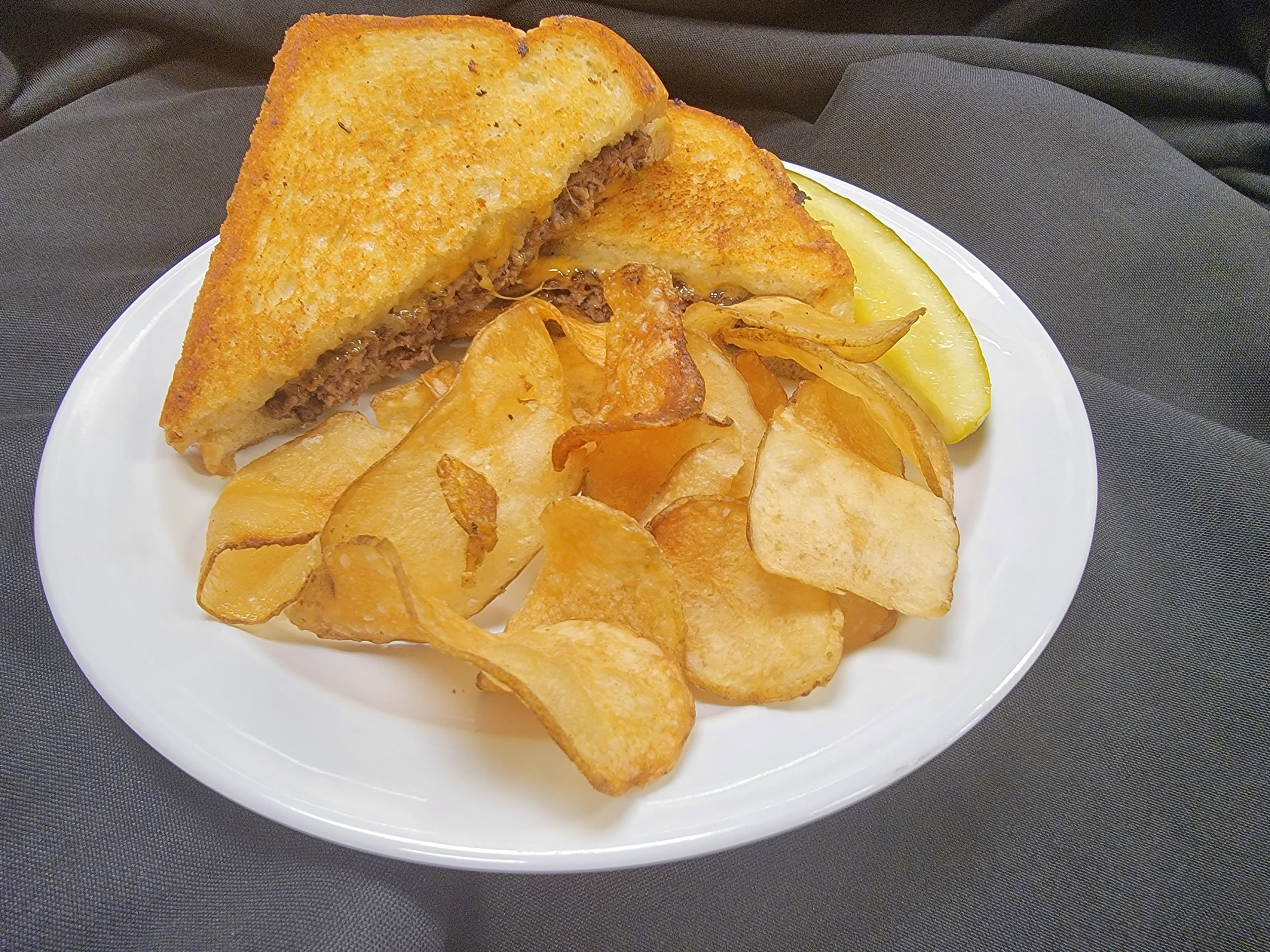 The Bears Den Restaurant - Image 2