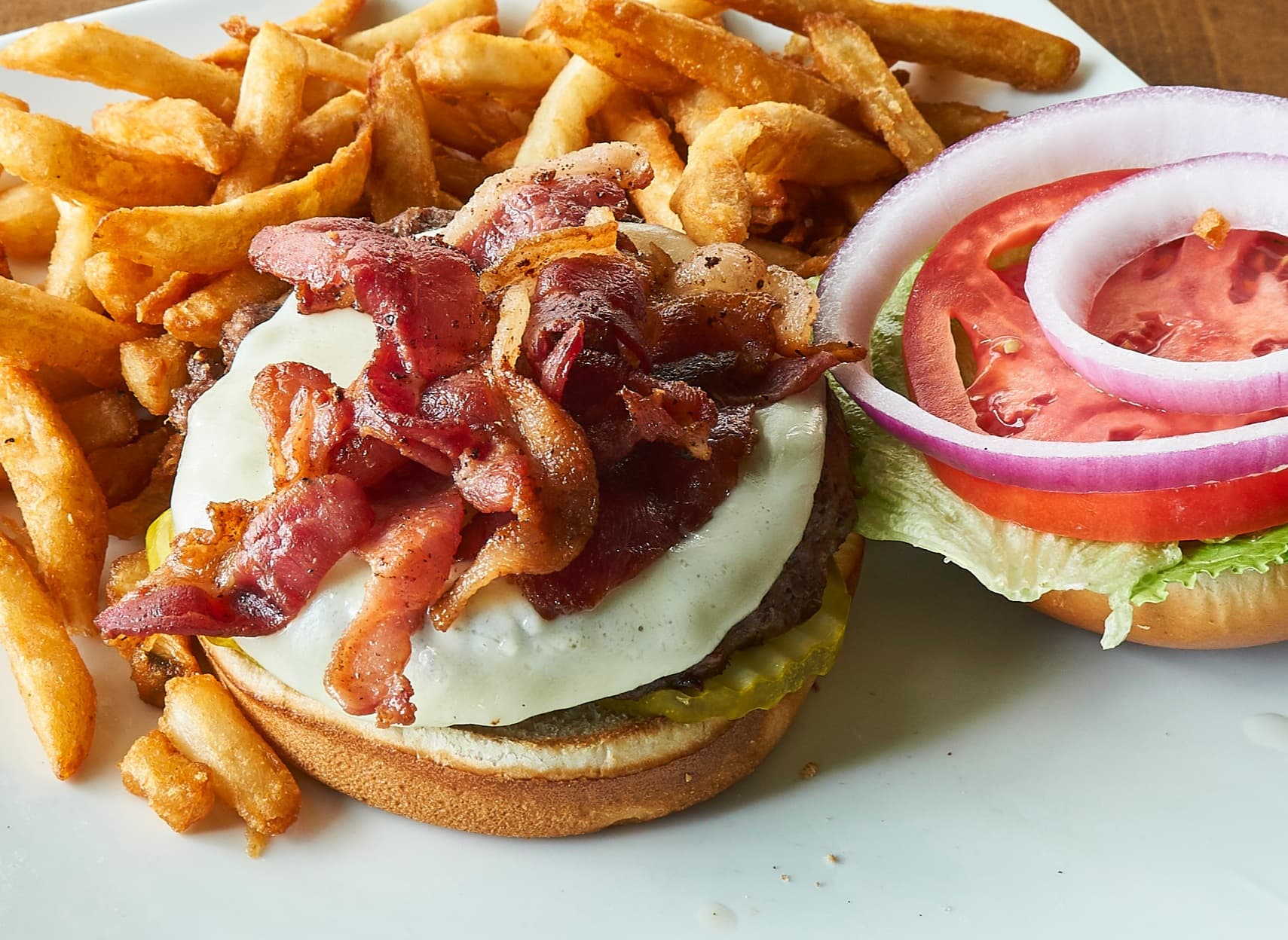 DAVENPORT'S SPORTS BAR & GRILL - Image 4