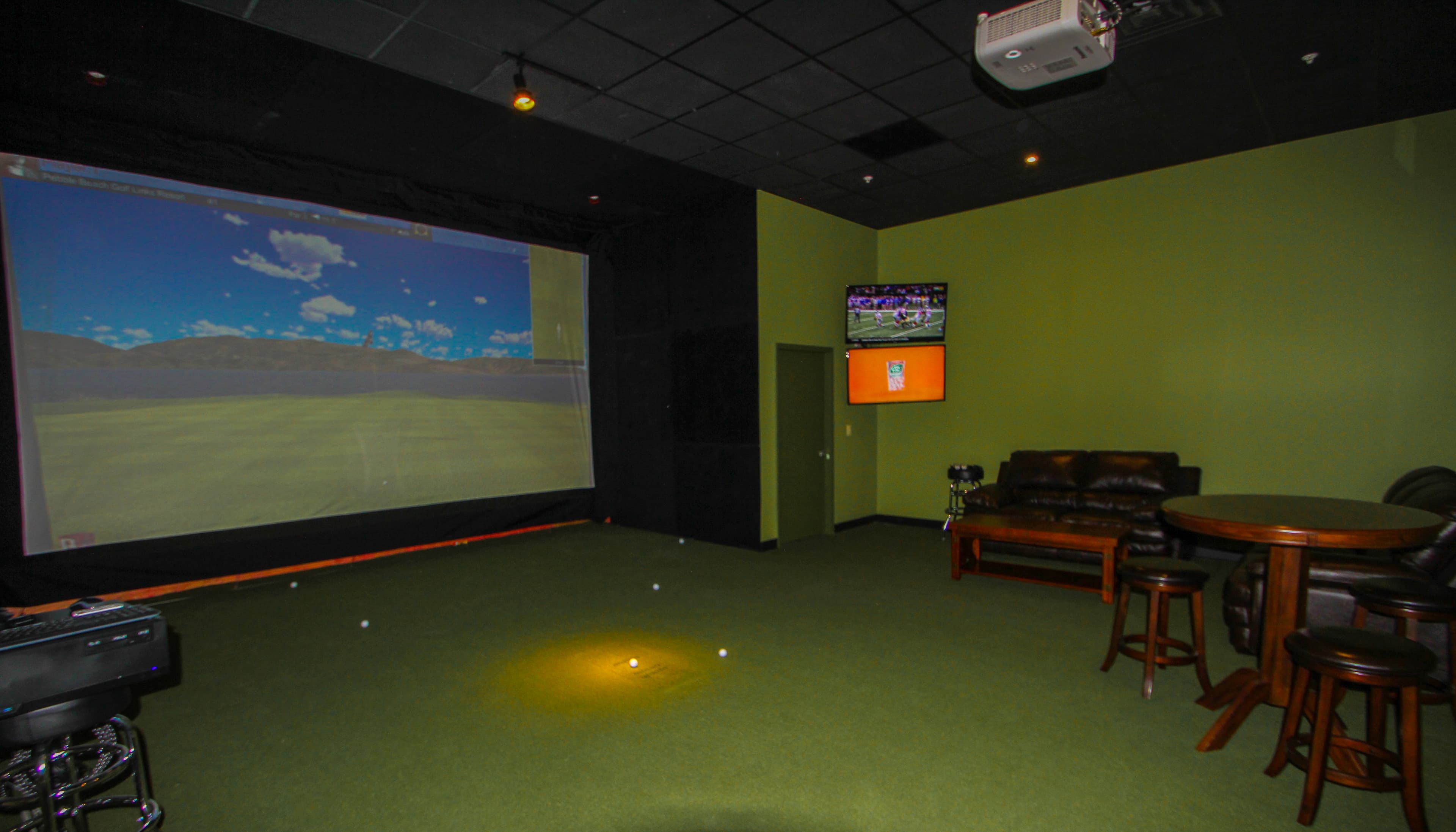 Par's Indoor Golf - Image 2