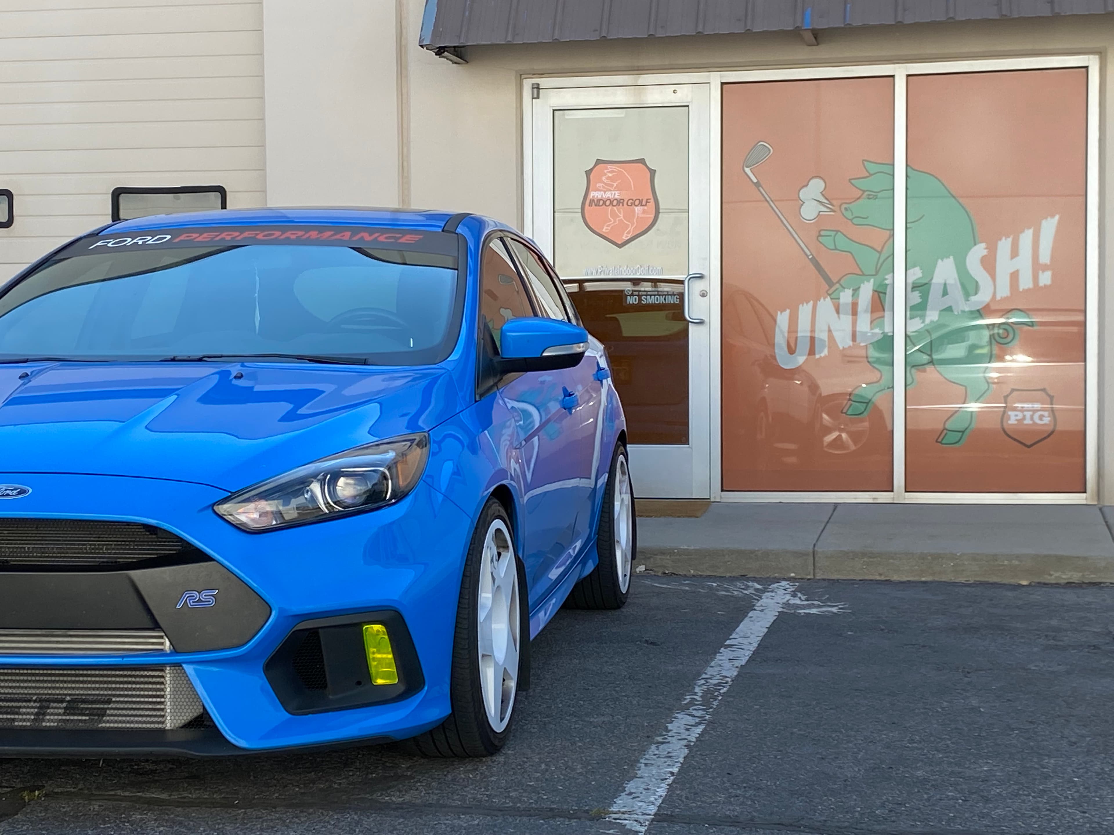 Private Indoor Golf - Image 1