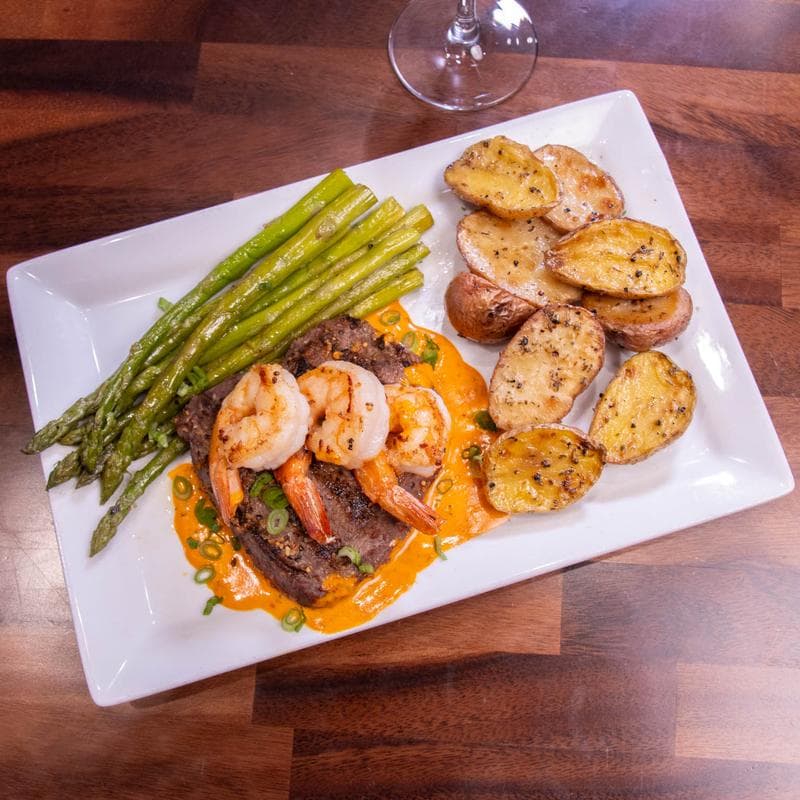 The 9 Iron Bar and Grill - Image 7