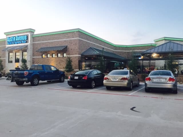 Austin Avenue Grill & Sports Bar - Image 1