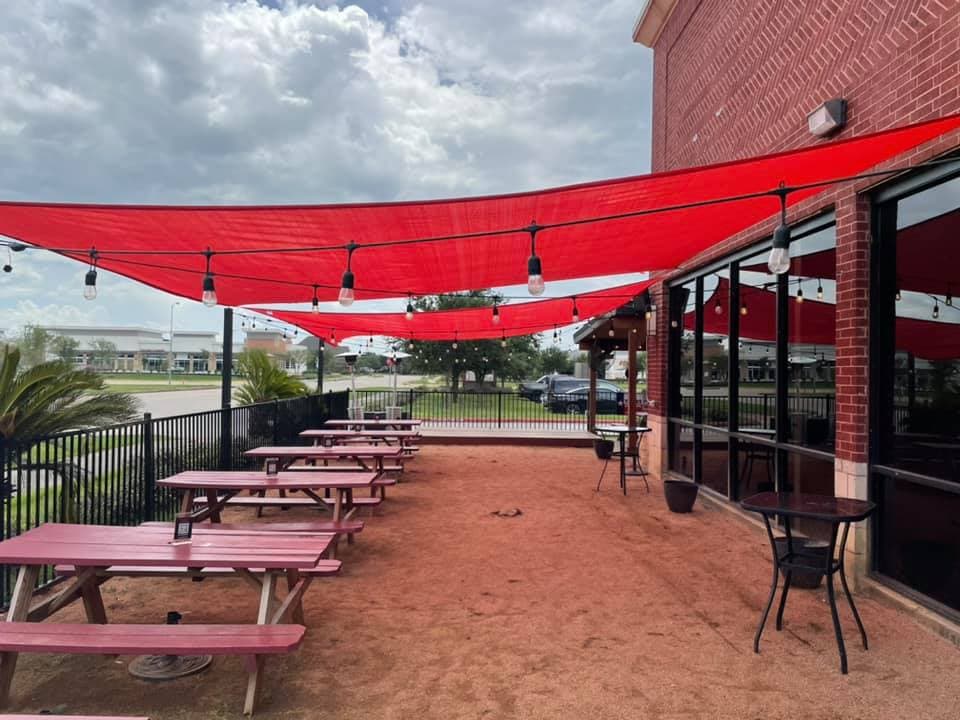 HOMETOWN SPORTS BAR & GRILL - Image 3