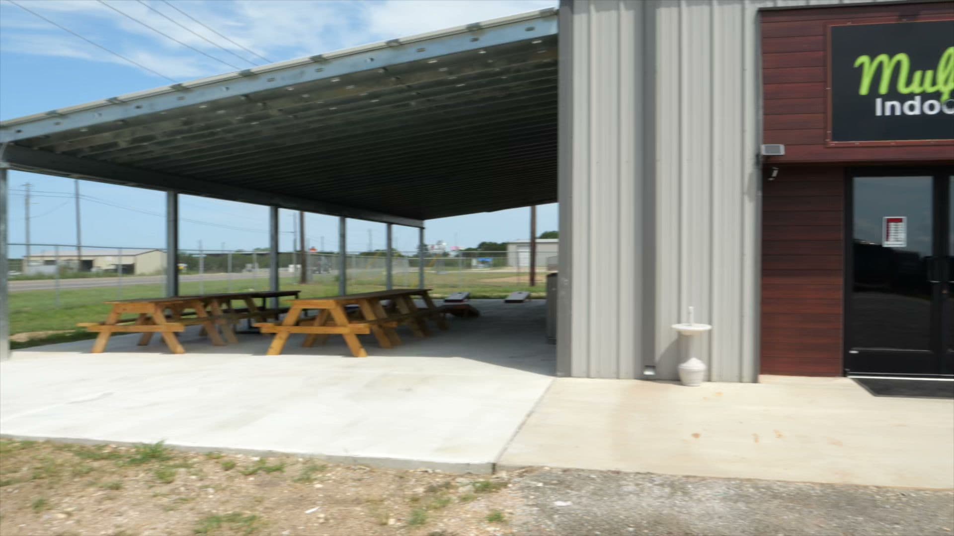 Mulligans Indoor Golf - Image 2