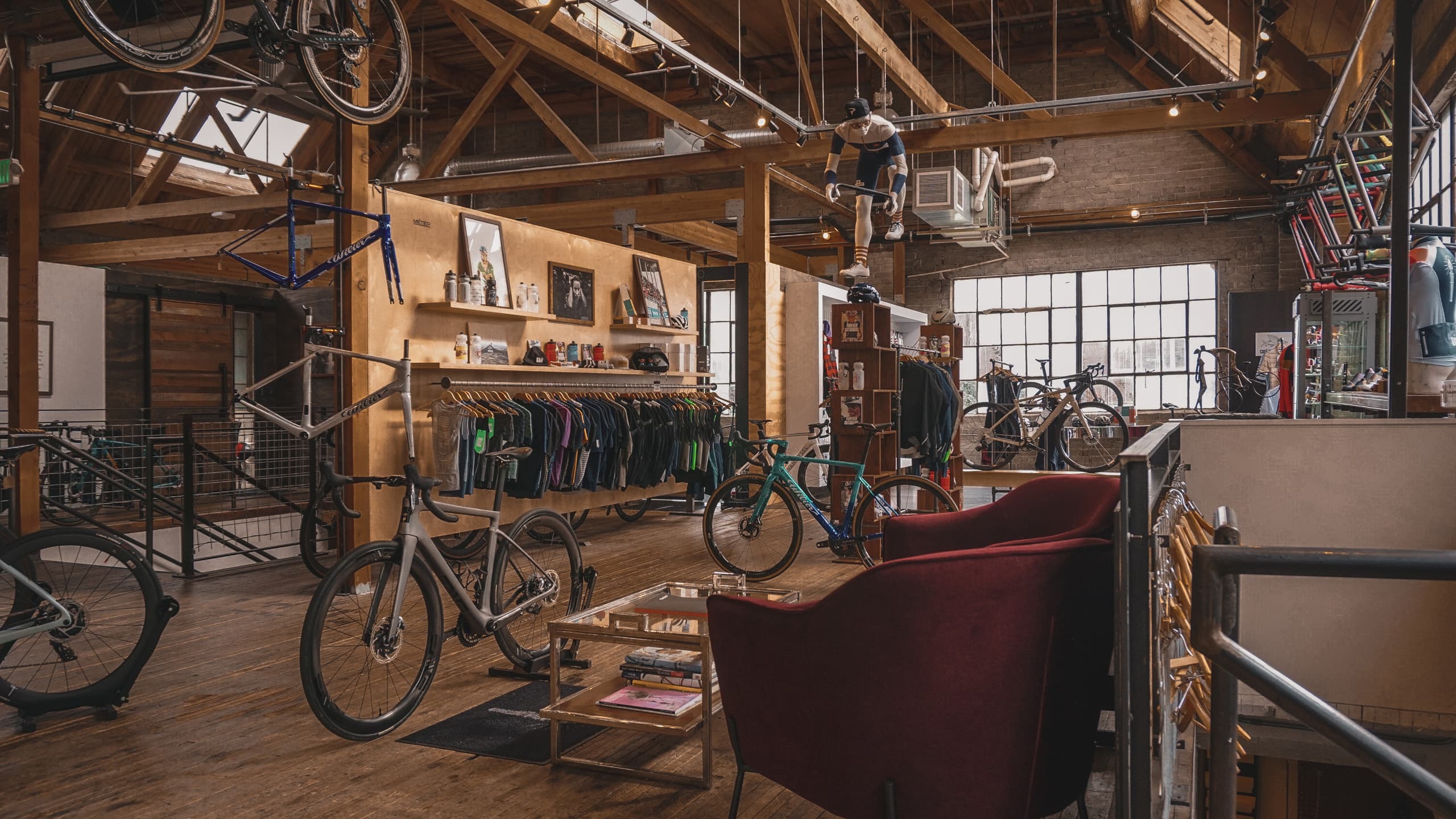 Métier Cycling & Cafe - Image 1