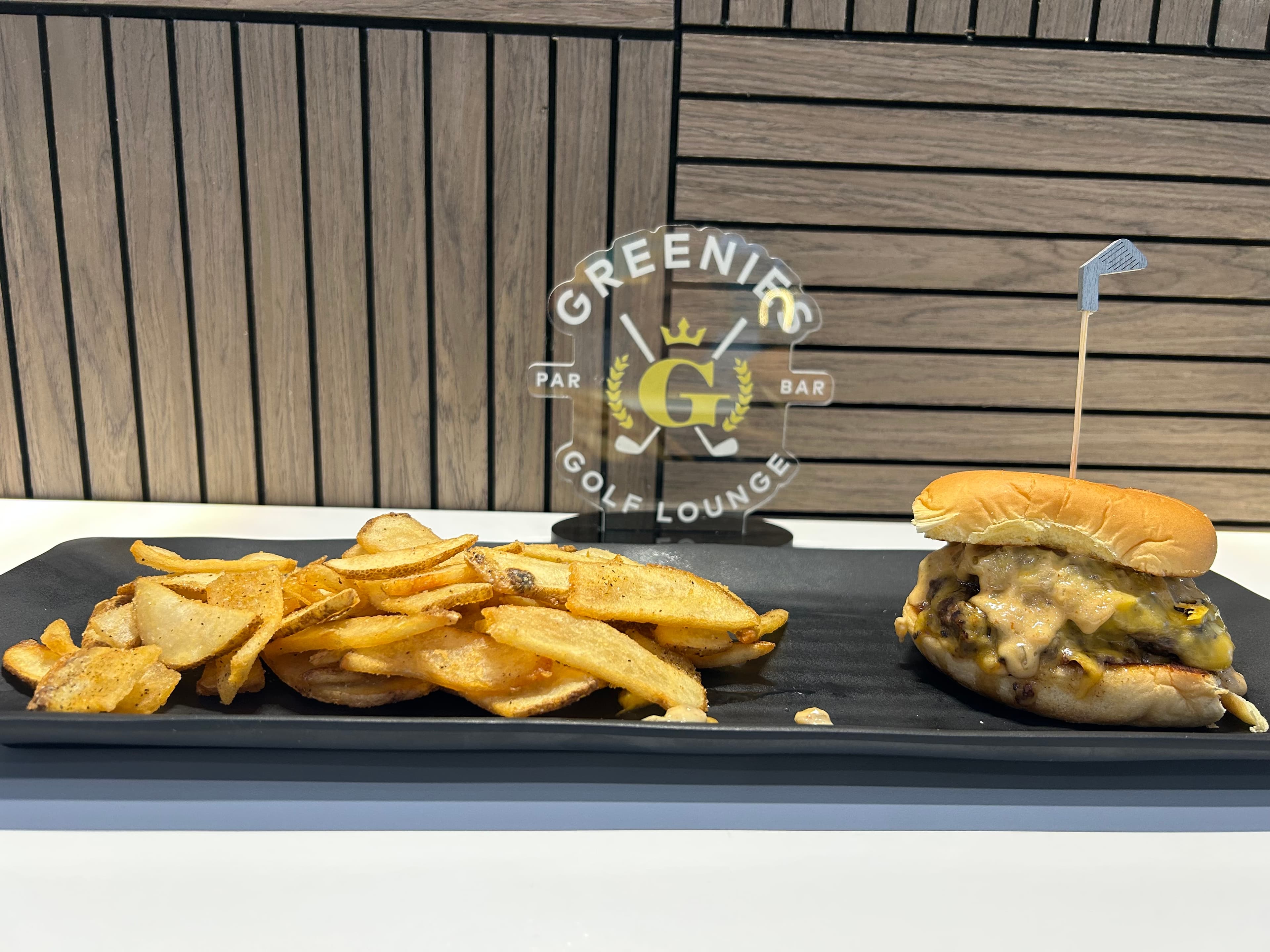 Greenies Golf Lounge - Image 2