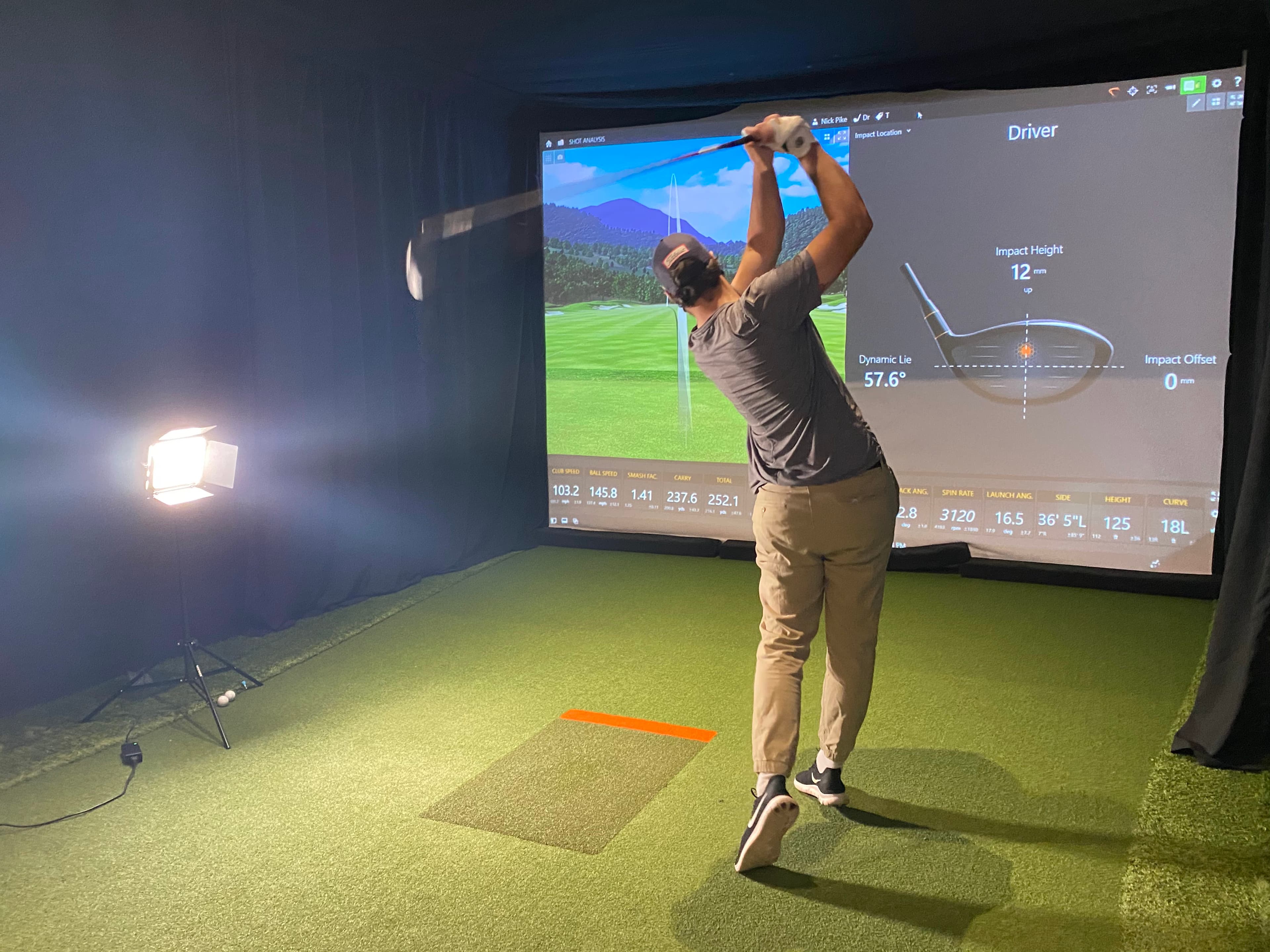 Swing Golf Lounge - Image 4