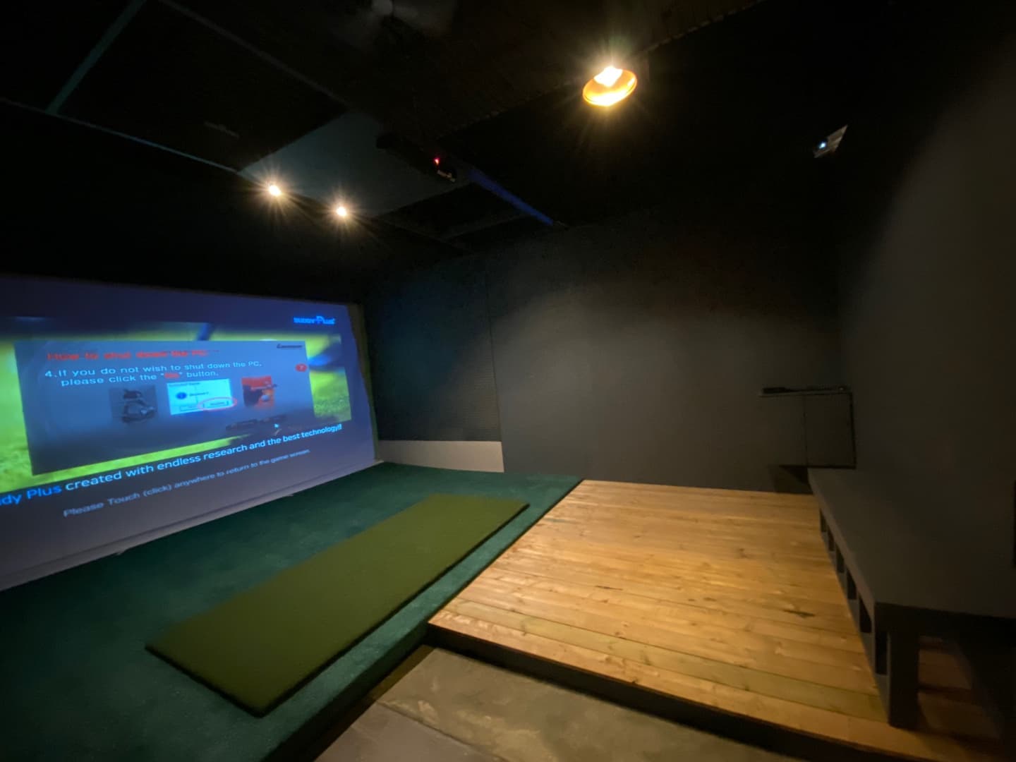 Maximus Indoor Golf - Image 1