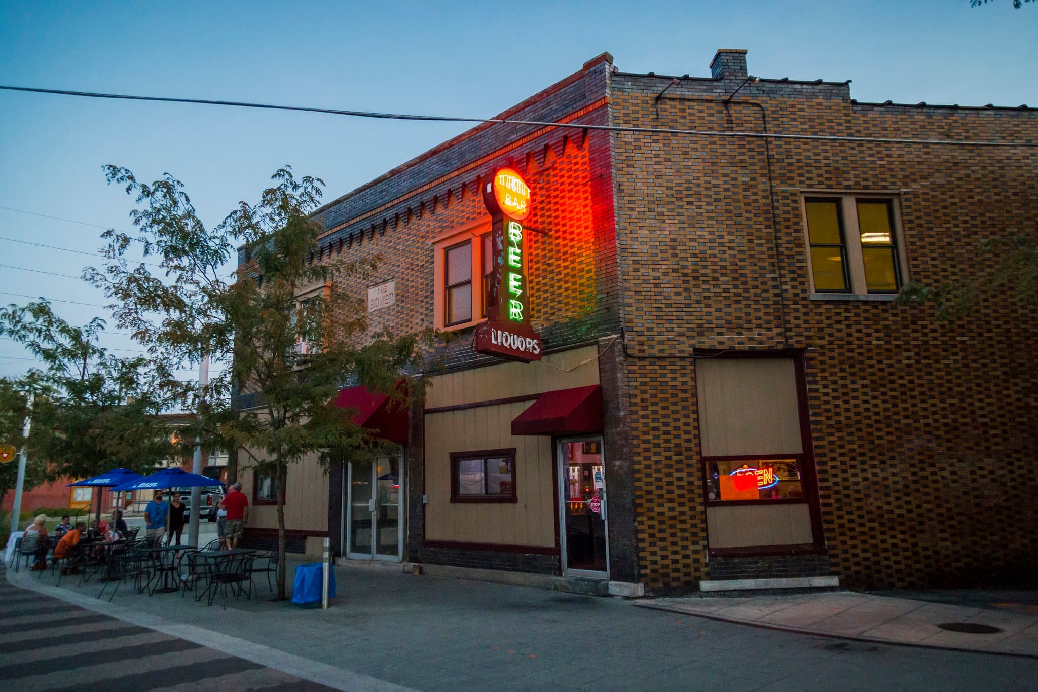 Dugout Bar - Image 3