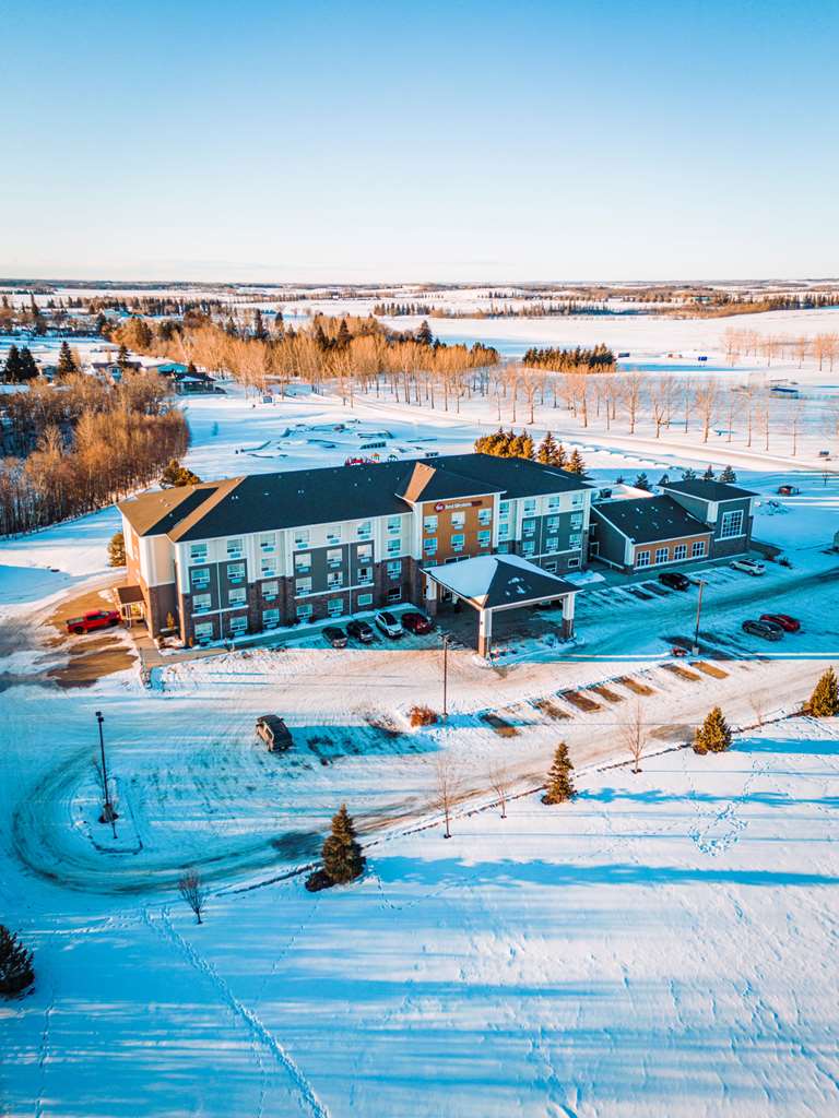 Best Western Plus Lacombe Inn & Suites - Image 8