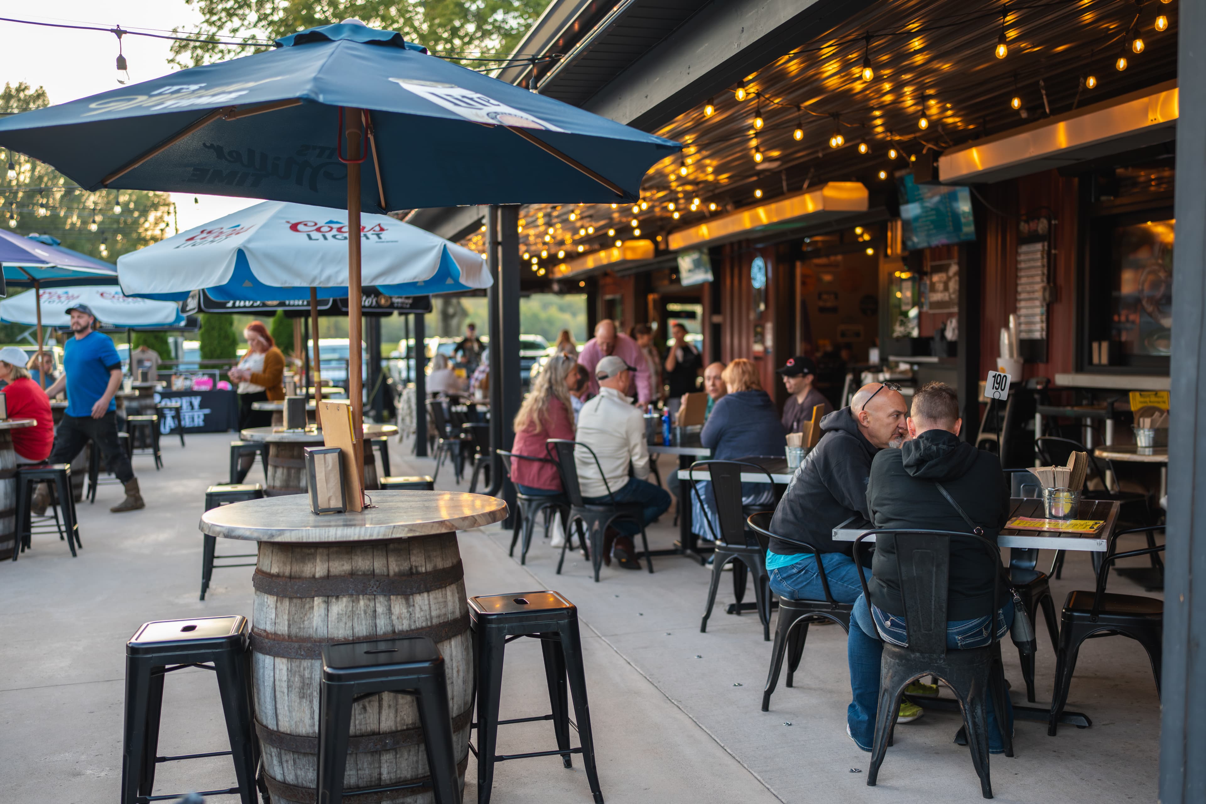 Long Shots Restaurant & Driving Range