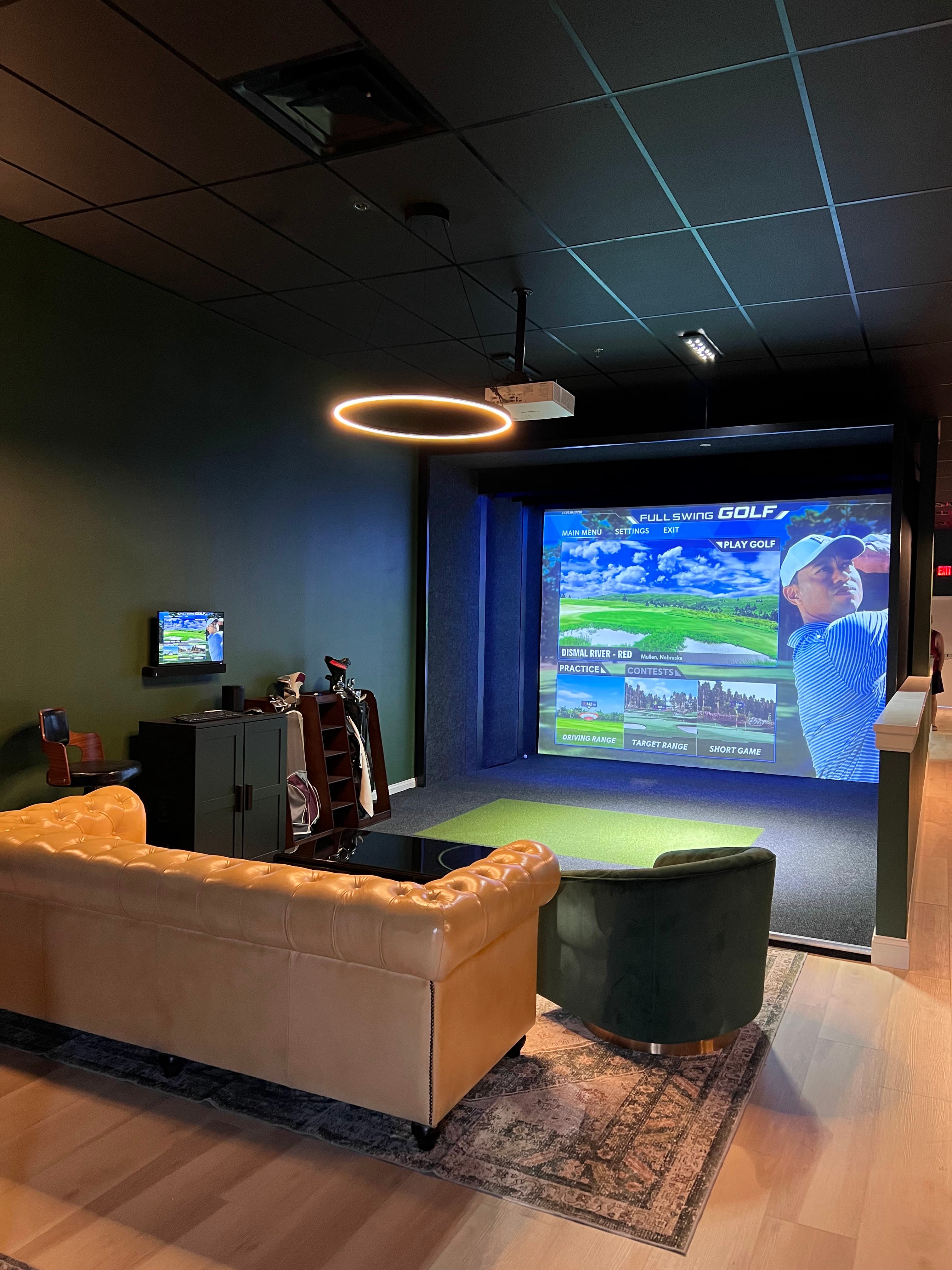 Rev’s Golf Lounge - Image 8