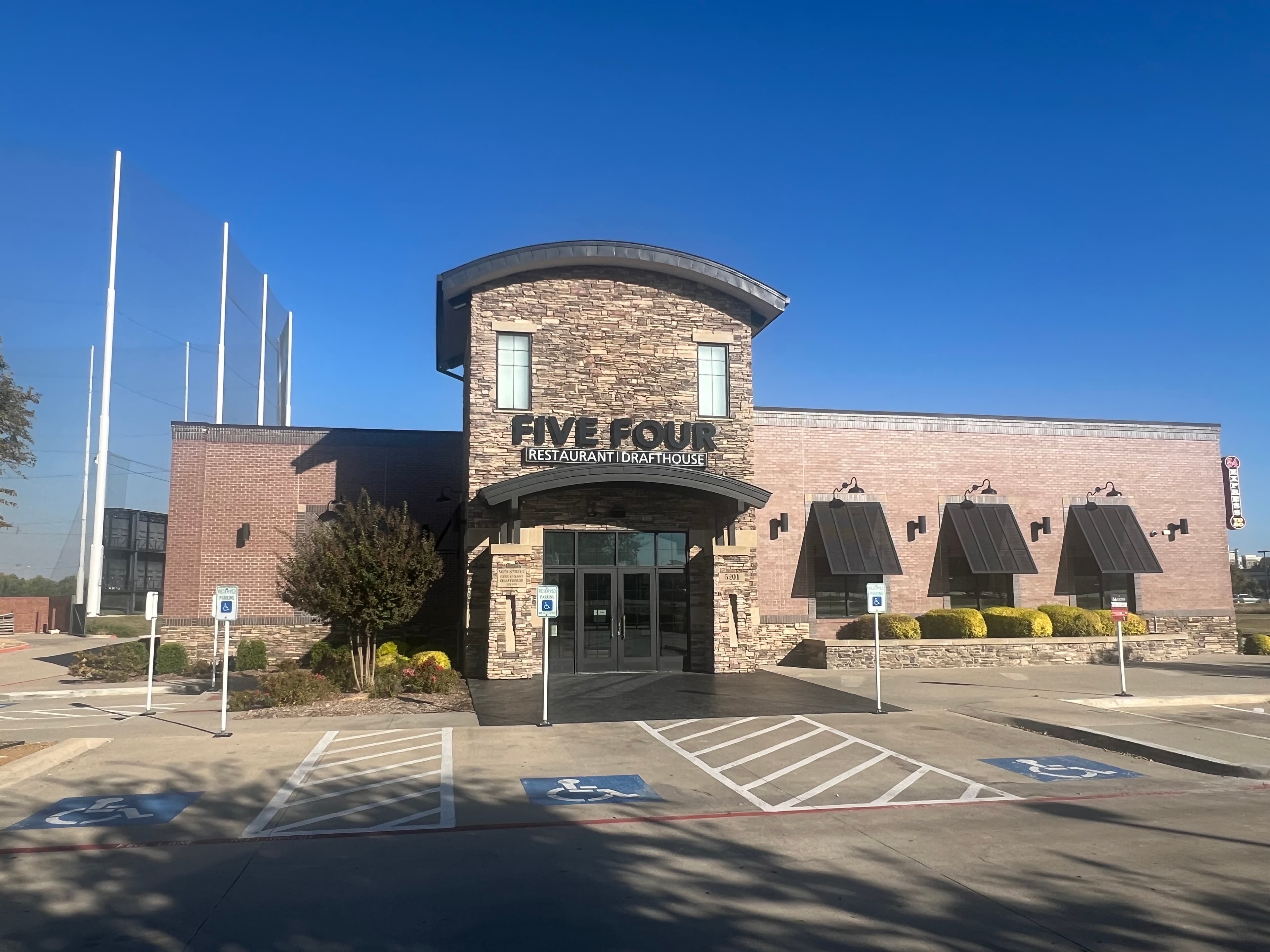 Five Four Restaurant & Drafthouse - Image 6