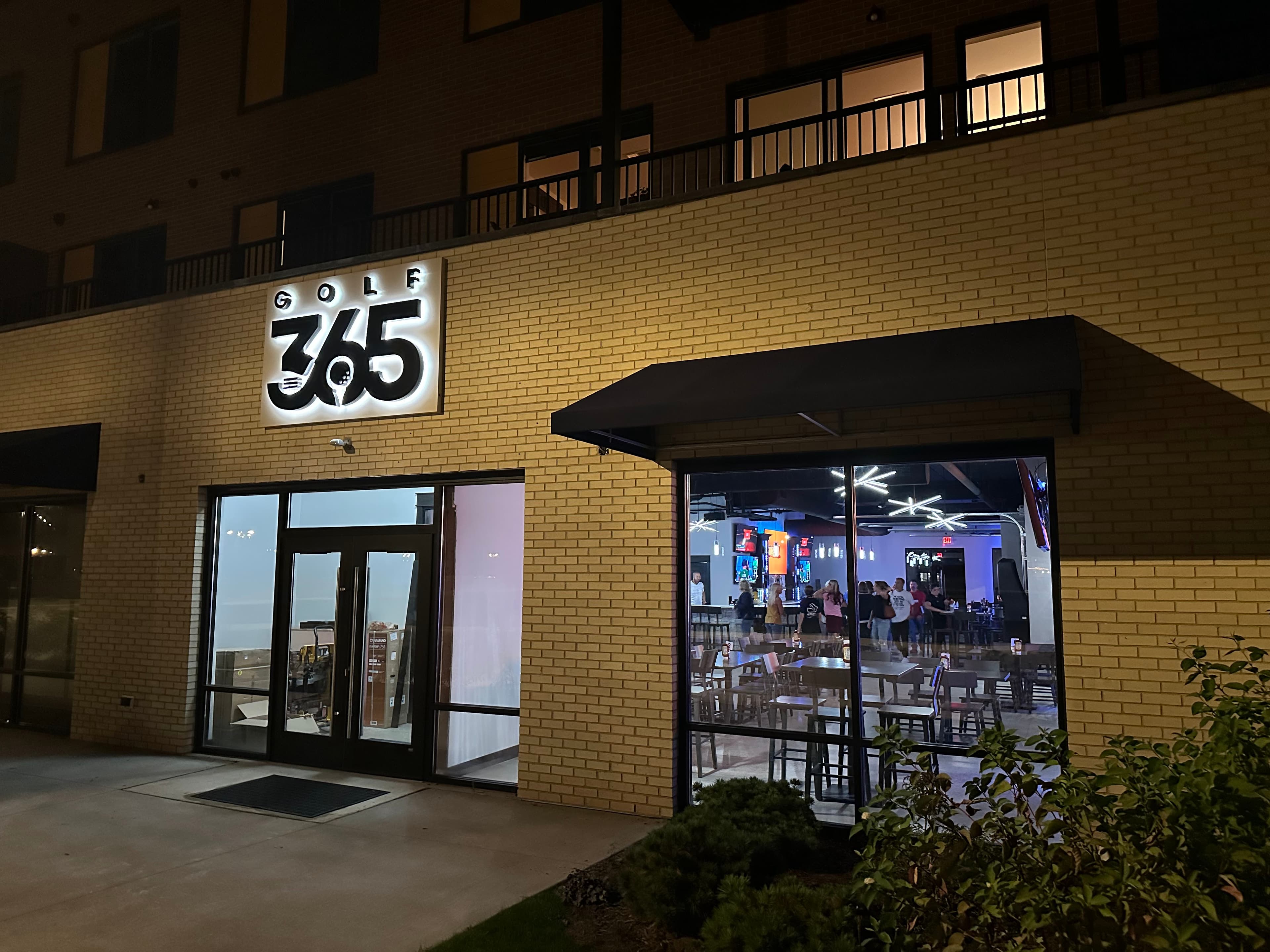 Golf 365 North Town - Image 3