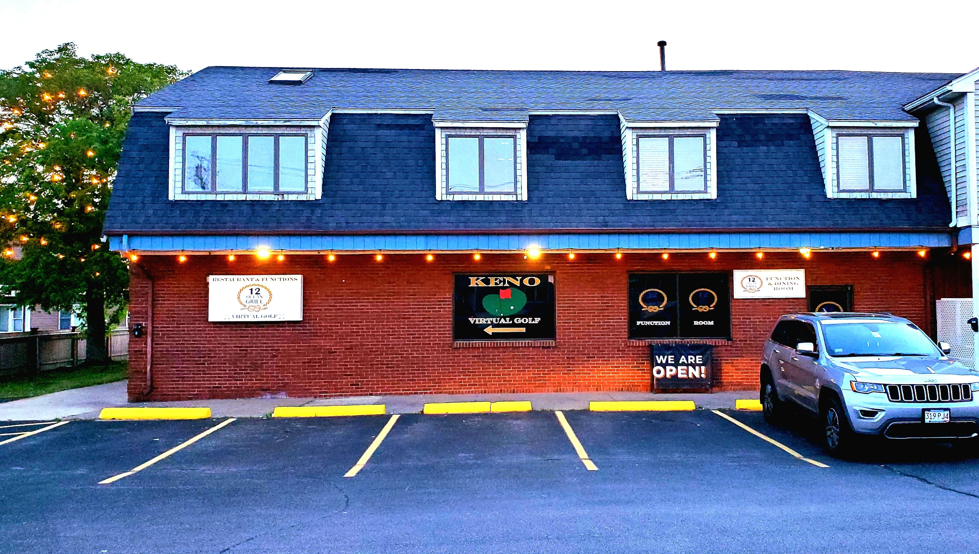 Virtual Golf at 12 Ocean Grill - Image 1