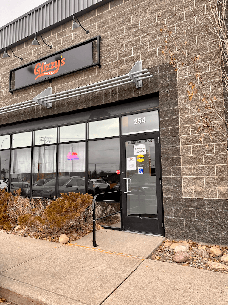 Glizzy's Indoor Golf - Image 4