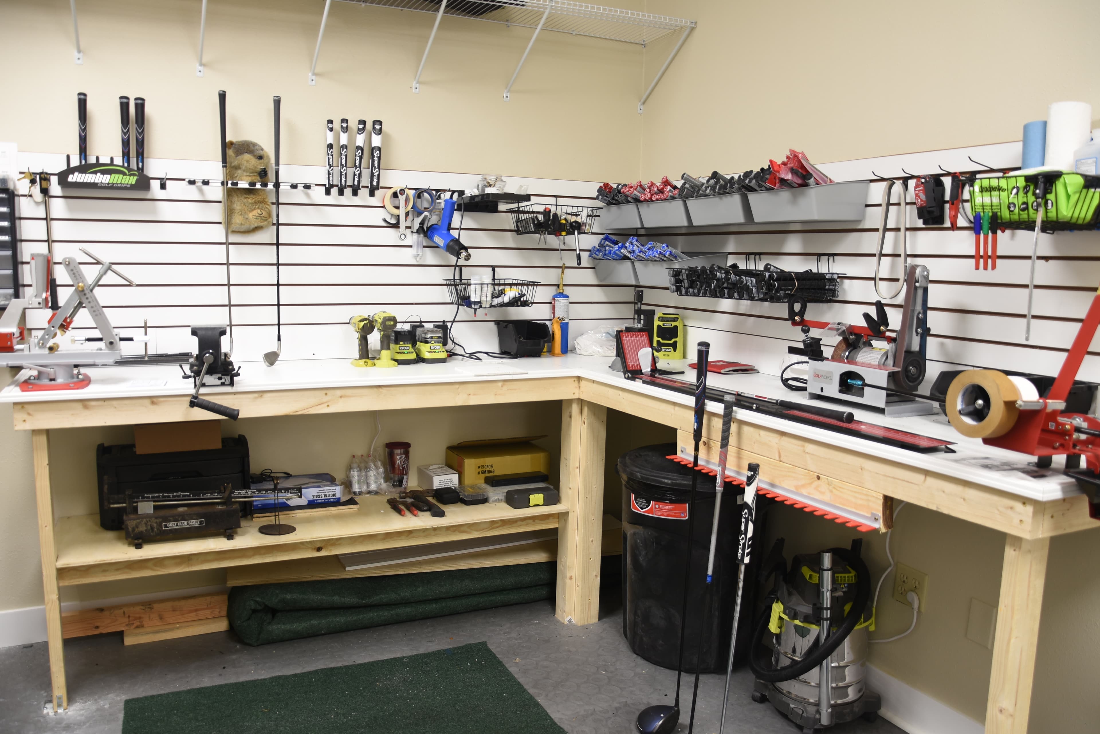 Swing Shack Indoor Golf & Club Repair - Image 5