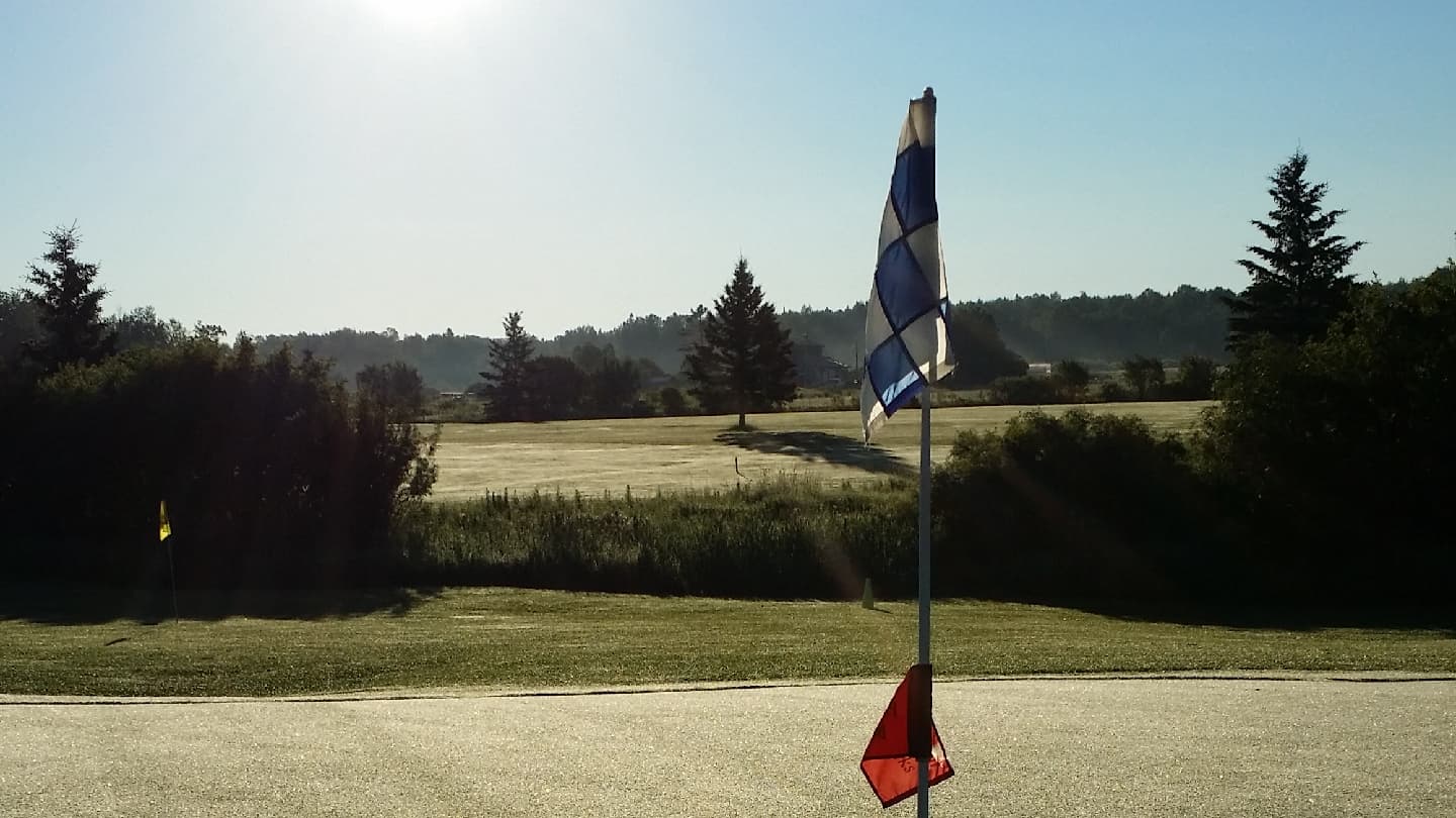 Golf on the Edge - Image 1