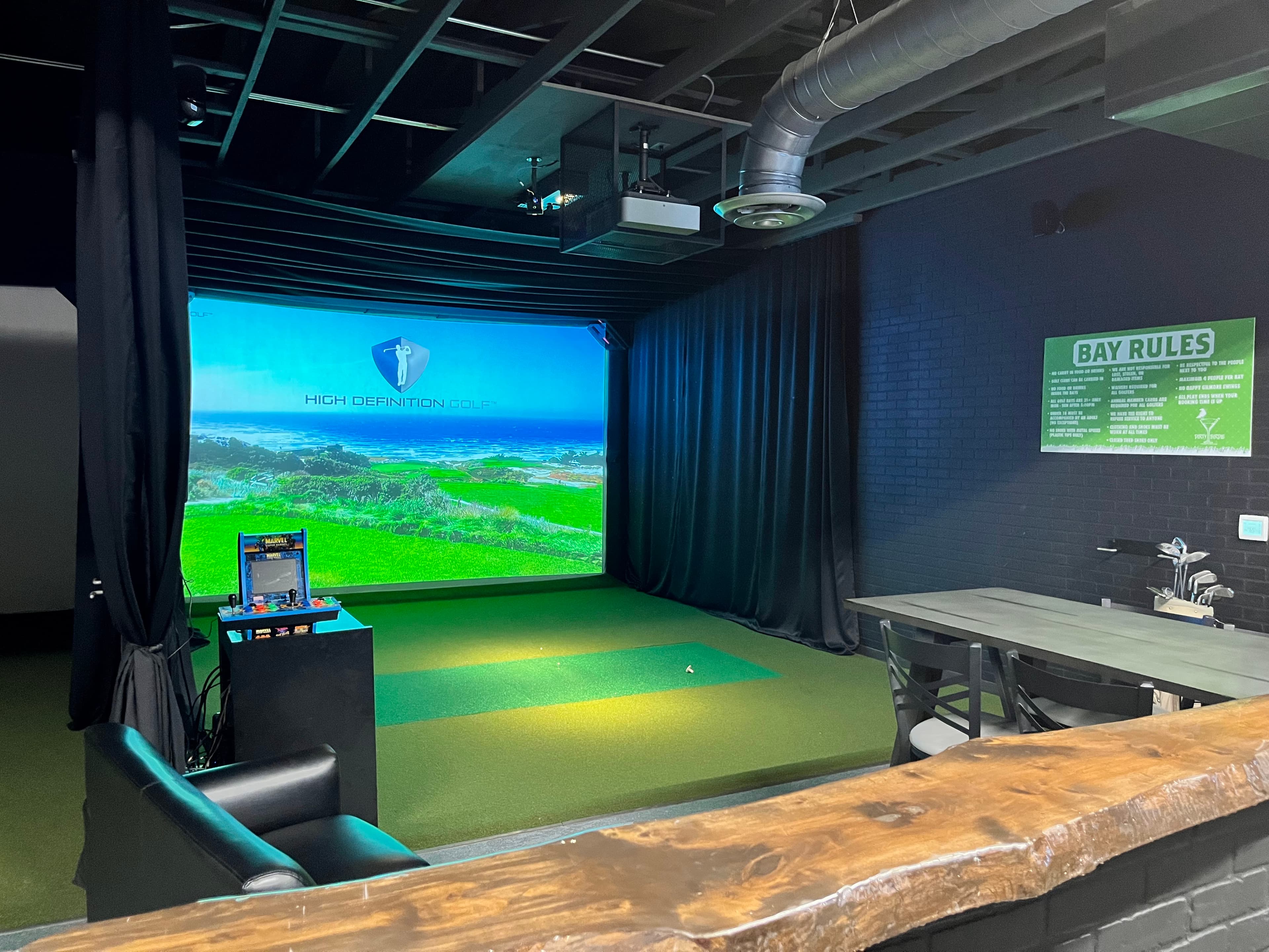 Dirty Birdie Lounge & Golf Bar - Image 4