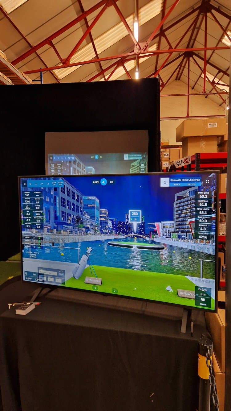 Tee Shot Golf - Mobile Golf Simulator Hire - Image 4