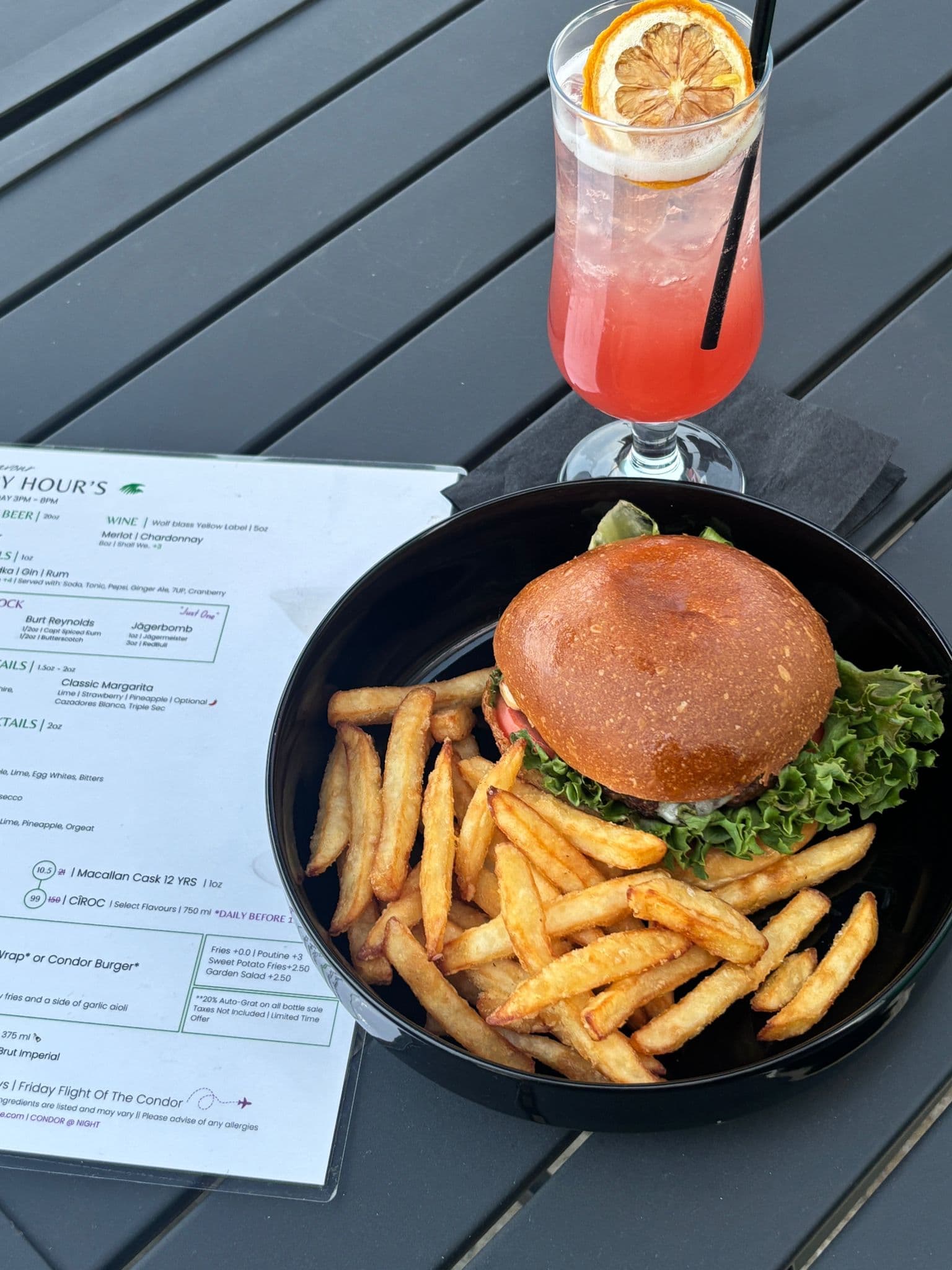 Condor Lounge & Condor Golf Bar - Image 9