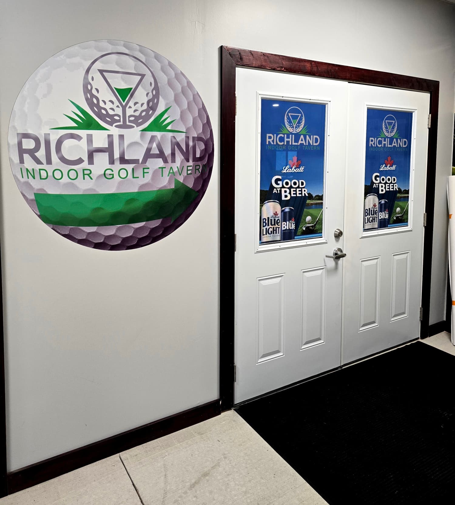 Richland Indoor Golf Tavern - Image 5