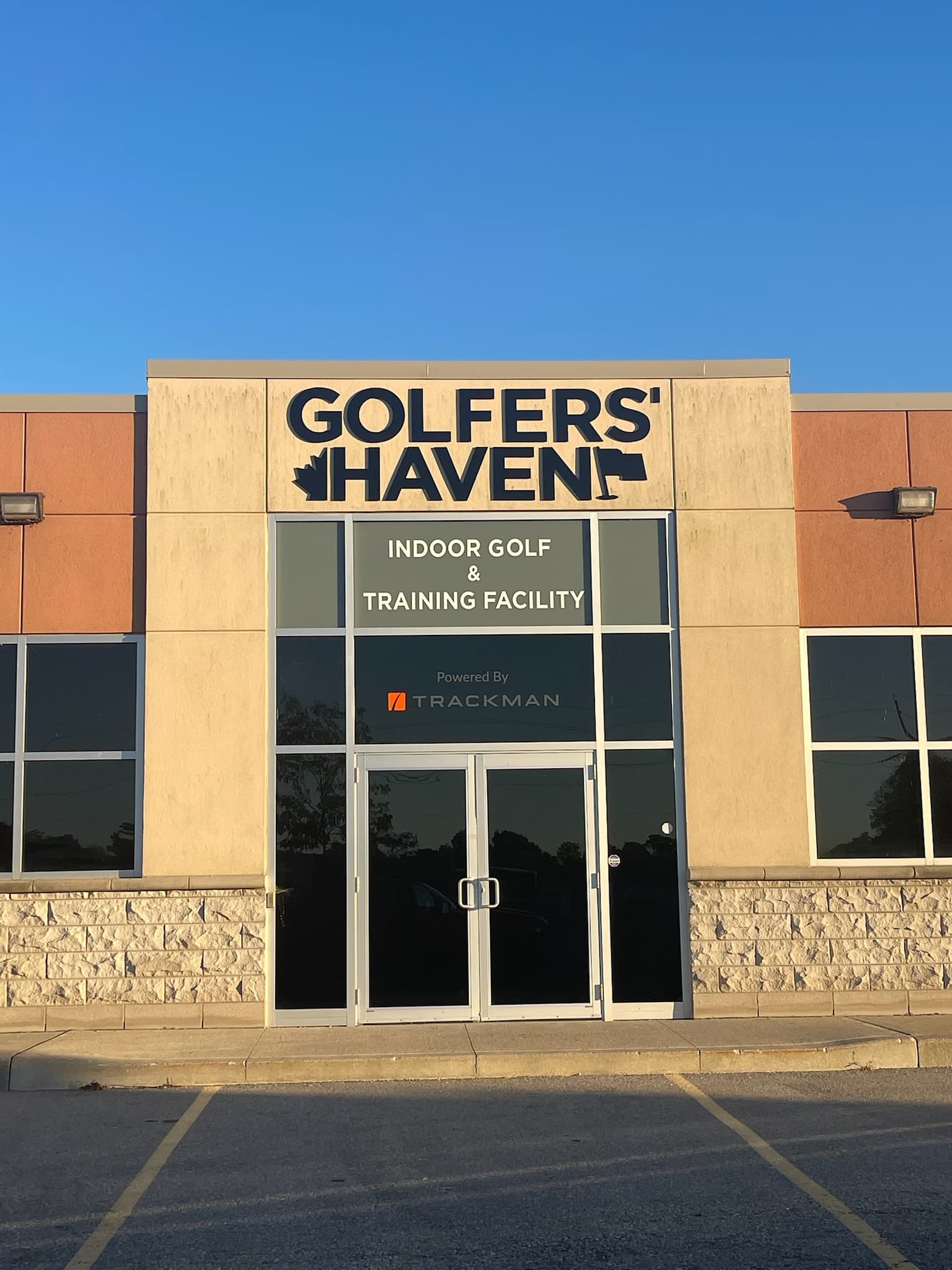 Golfers' Haven | Indoor Golf & Training Facility - Image 1