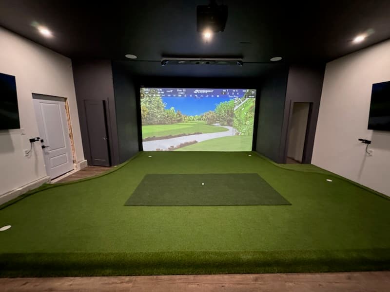Custom Indoor Golf Simulators - Image 1