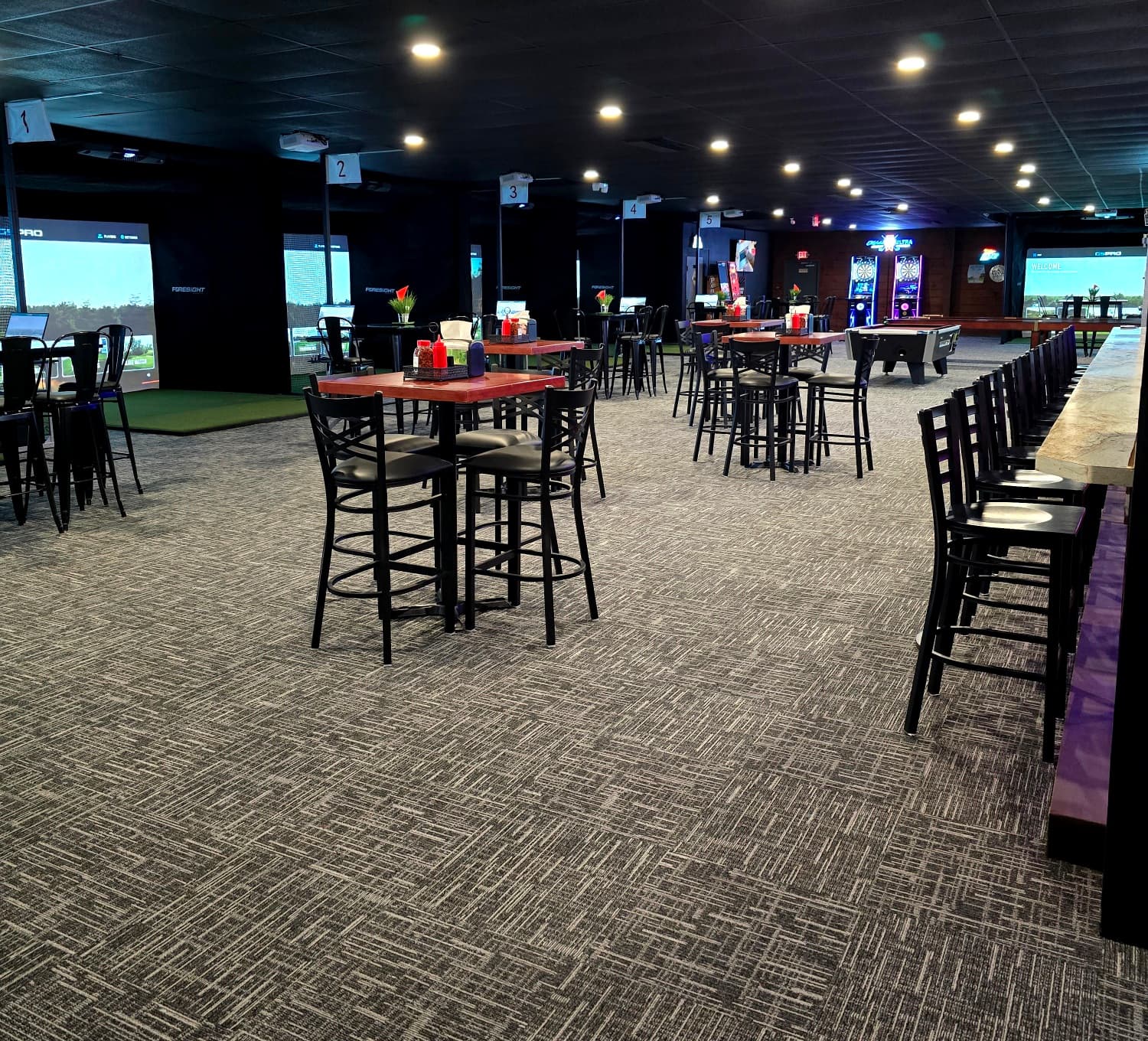 Richland Indoor Golf Tavern - Image 1