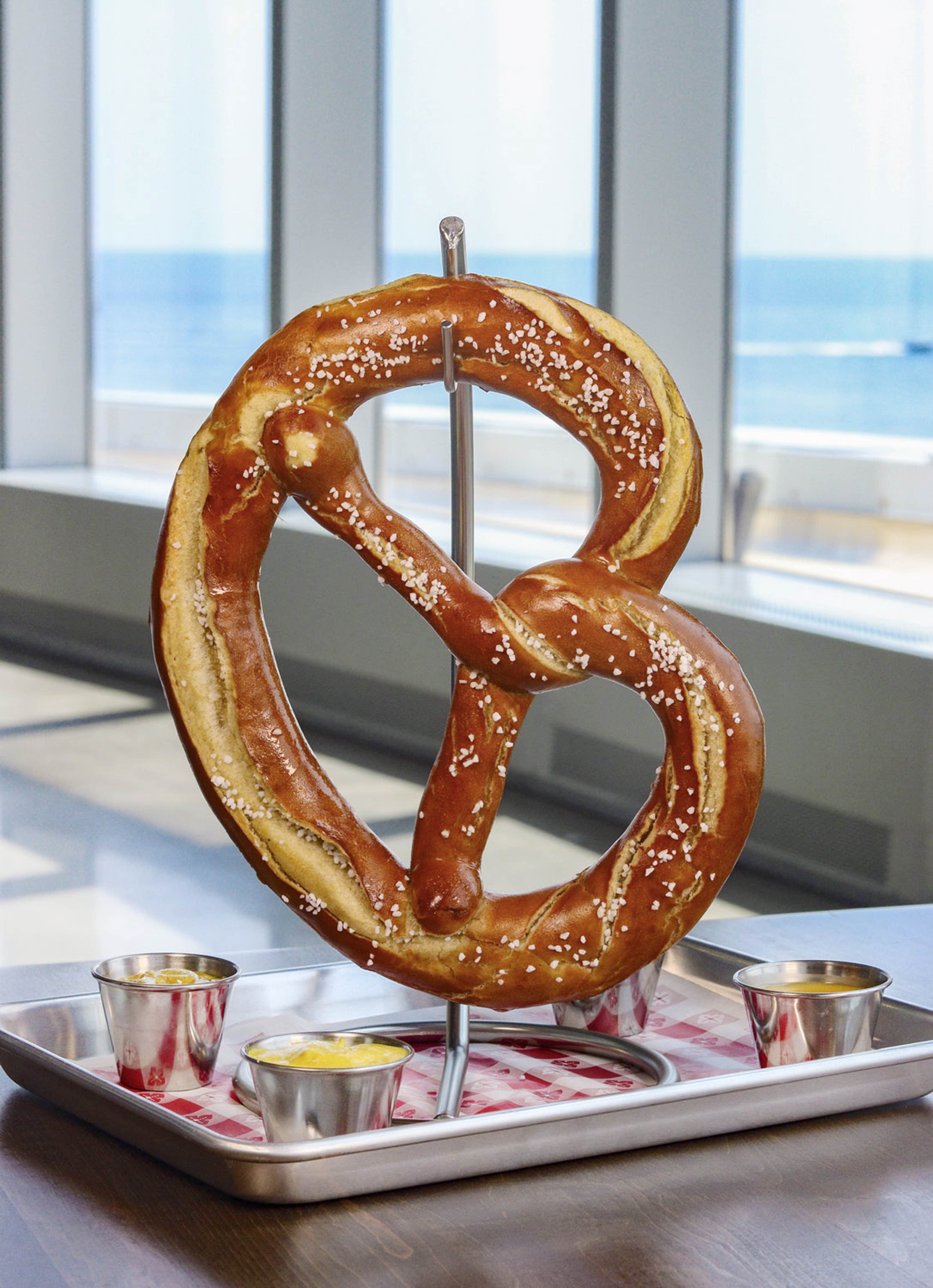 TopGolf Swing Suite, Bar & Kitchen - Image 1