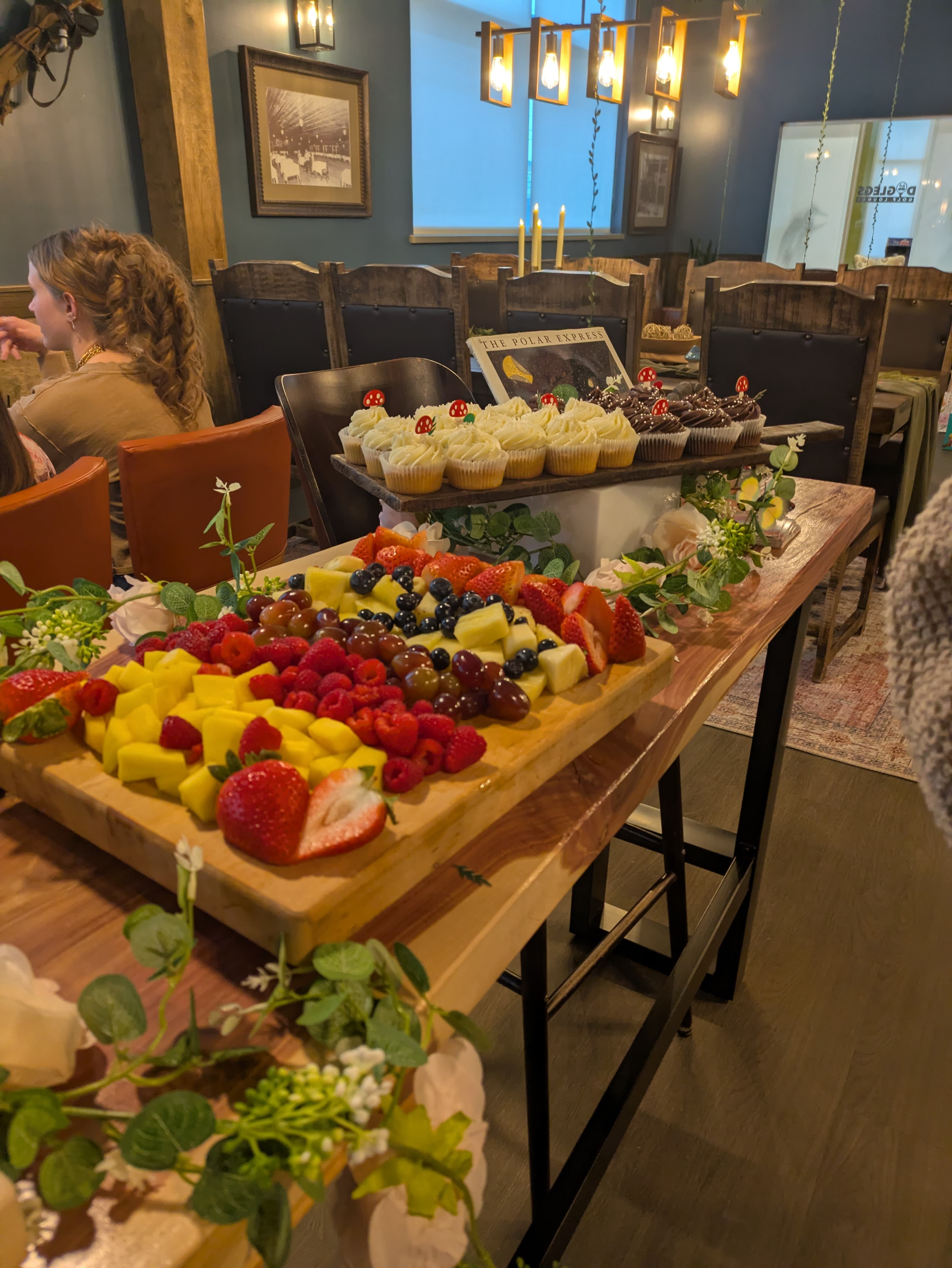 Doglegs Golf Lounge - Image 6