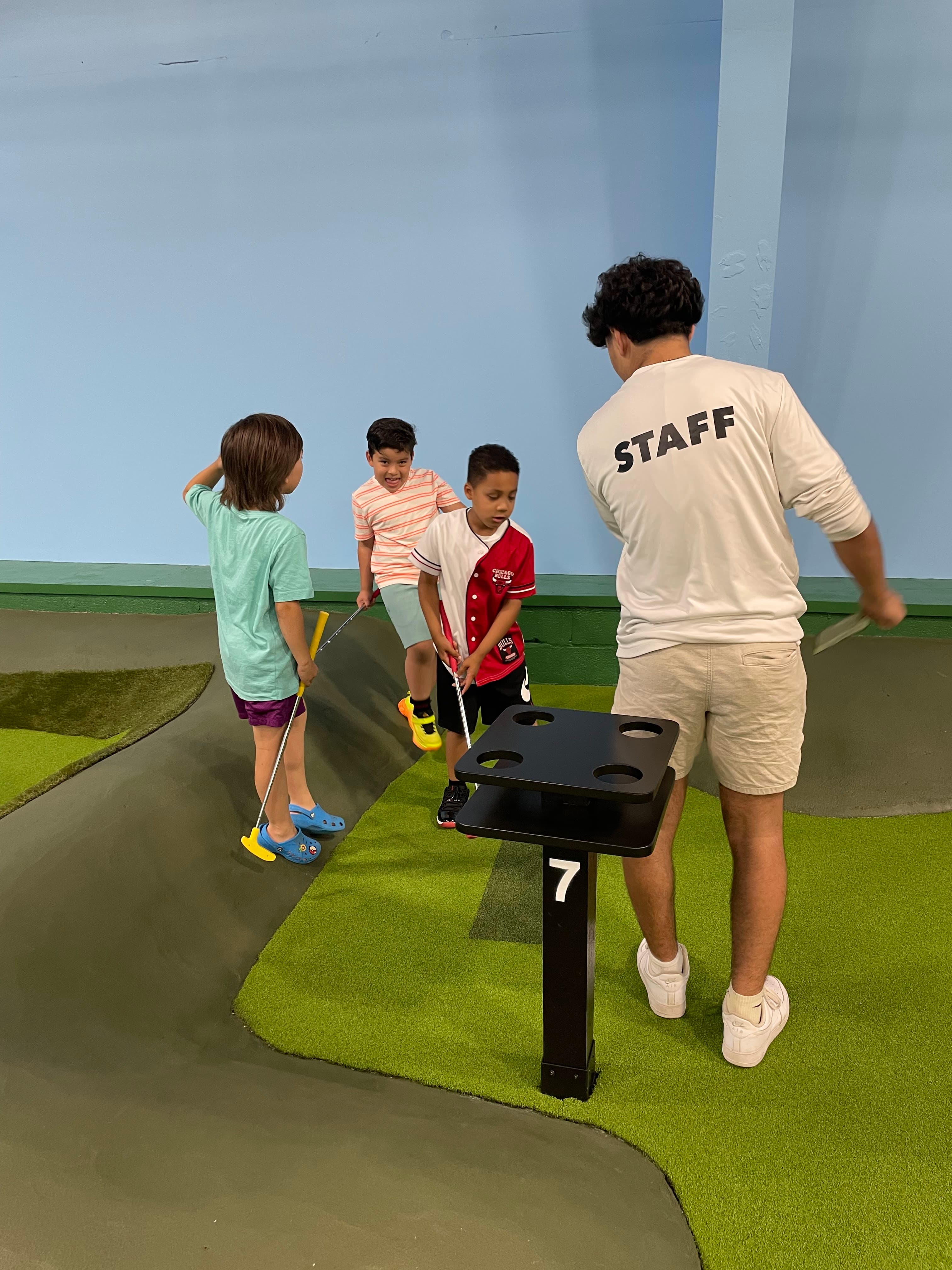 Birdies Mini Golf & Simulators - Image 5