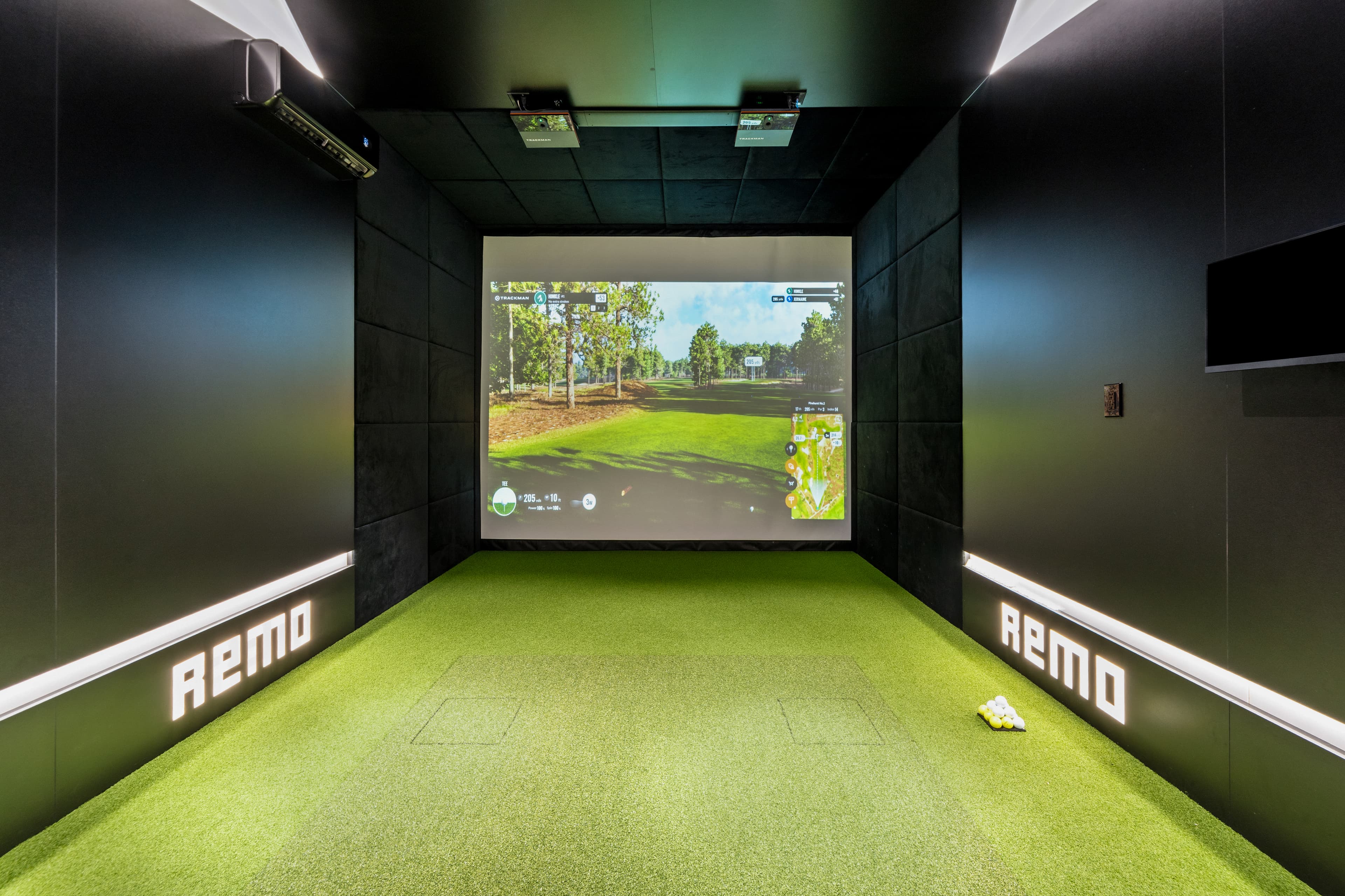 Remo Golf — Indoor Golf Simulator in Point Venture - Image 6
