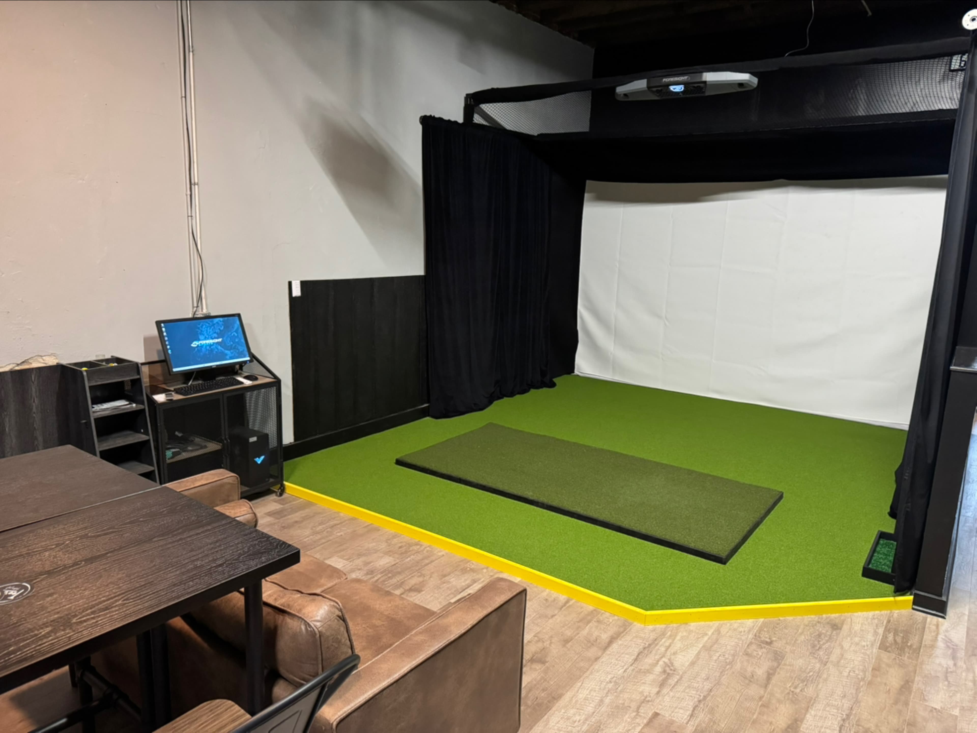 Tee'd Up Indoor Golf - Image 8