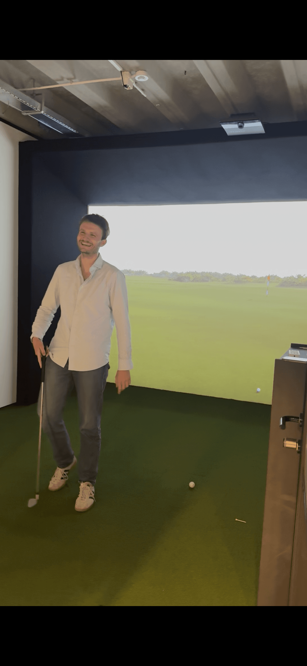 The Swingers Club | indoor virtual golf - Image 4