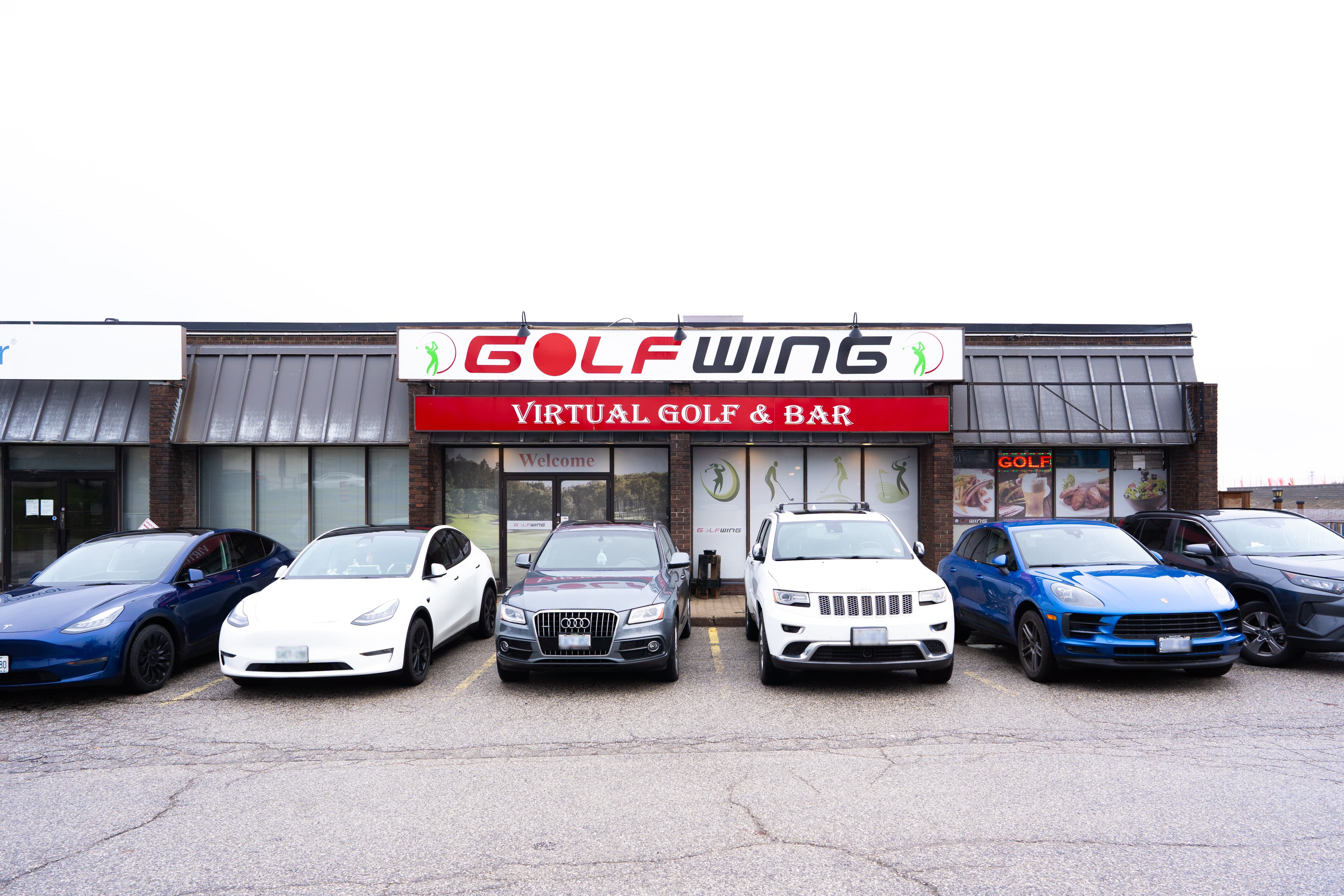 Golf Wing Virtual Golf & Restaurant - Image 6