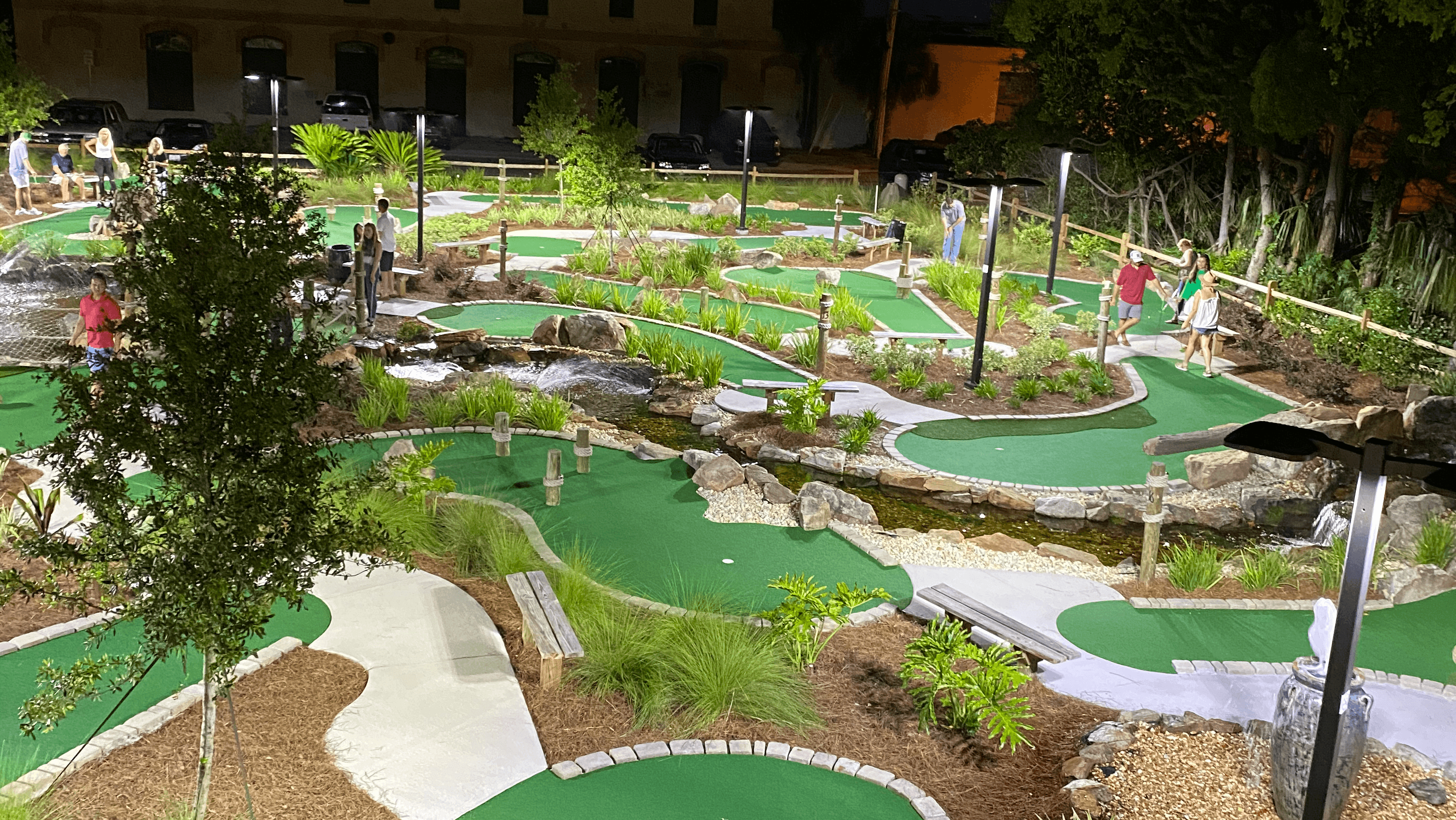 Gregor MacGregor's Mini Links & Drinks - Image 1