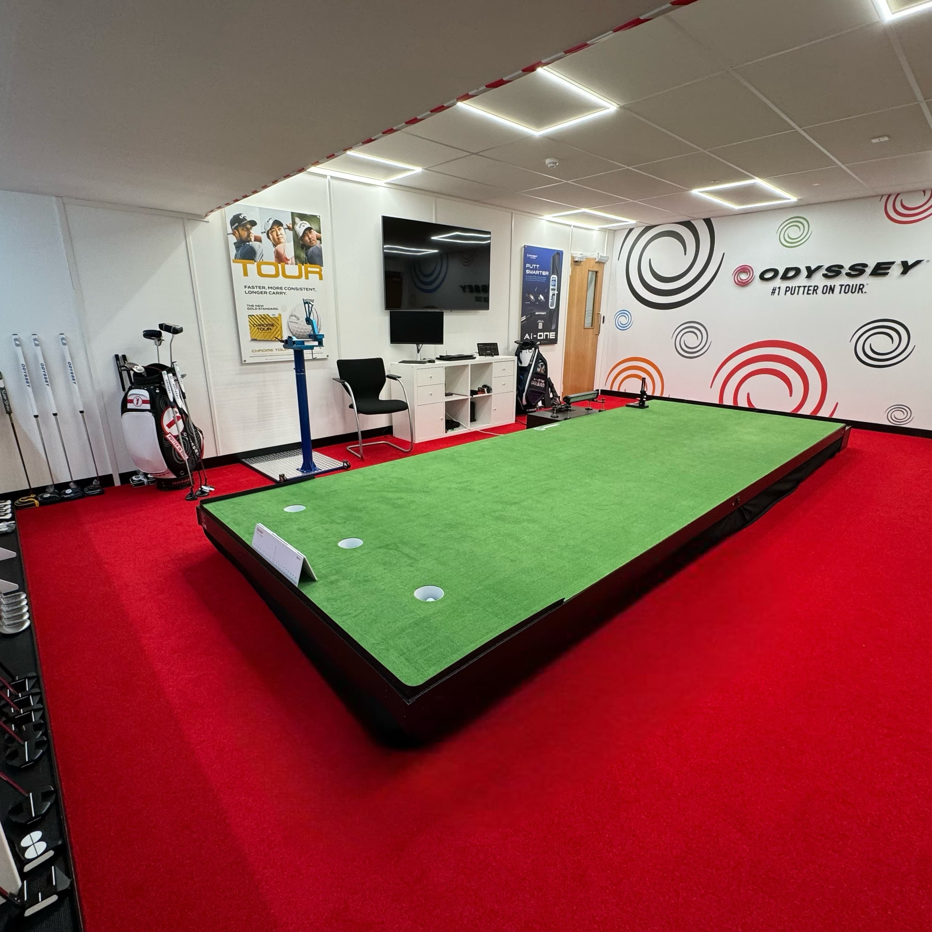 PuttAWAY Golf - Image 1