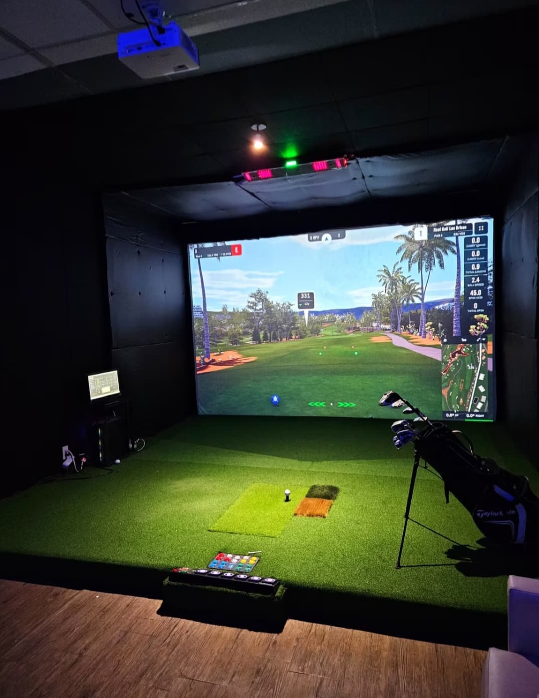 J.Y.'s Indoor Golf - Image 1