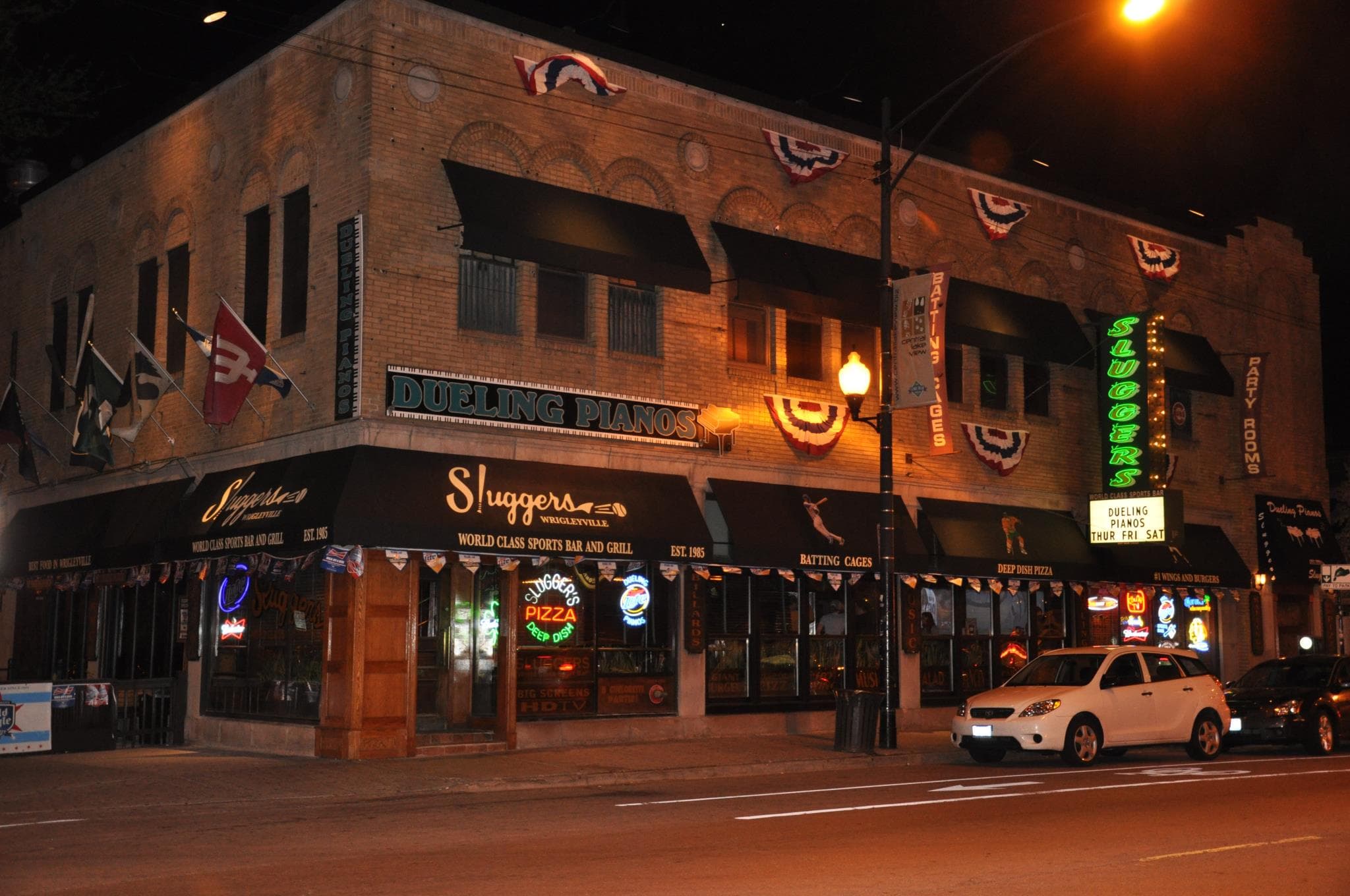 Sluggers World Class Sports Bar and Grill & Dueling Pianos - Image 4