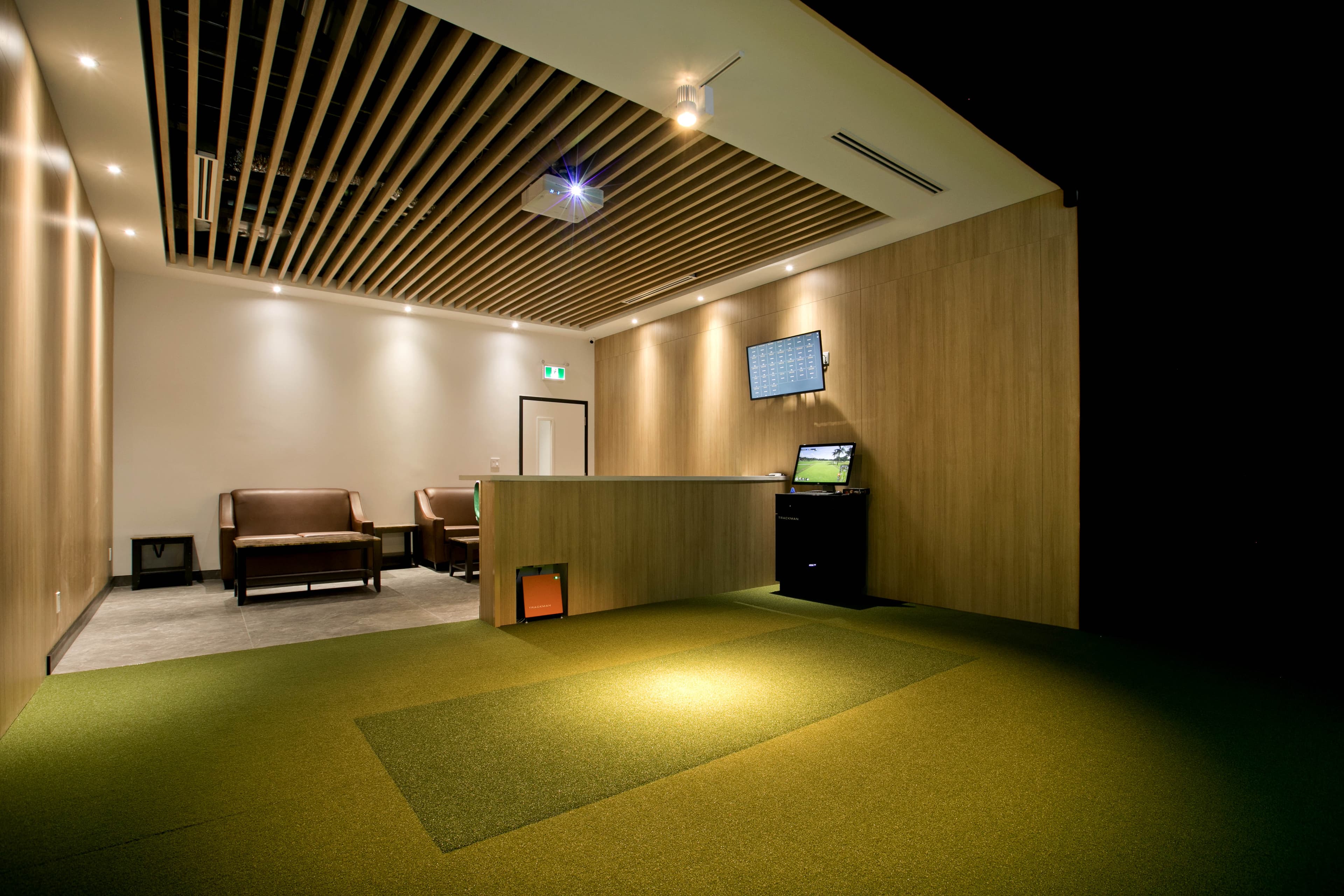Golf Home & Lounge - Image 1